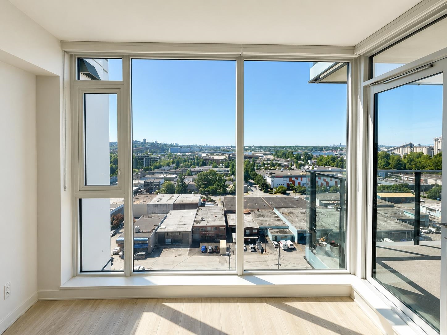1304-1471 Hunter Street, North Vancouver, BC, V7J 1H3