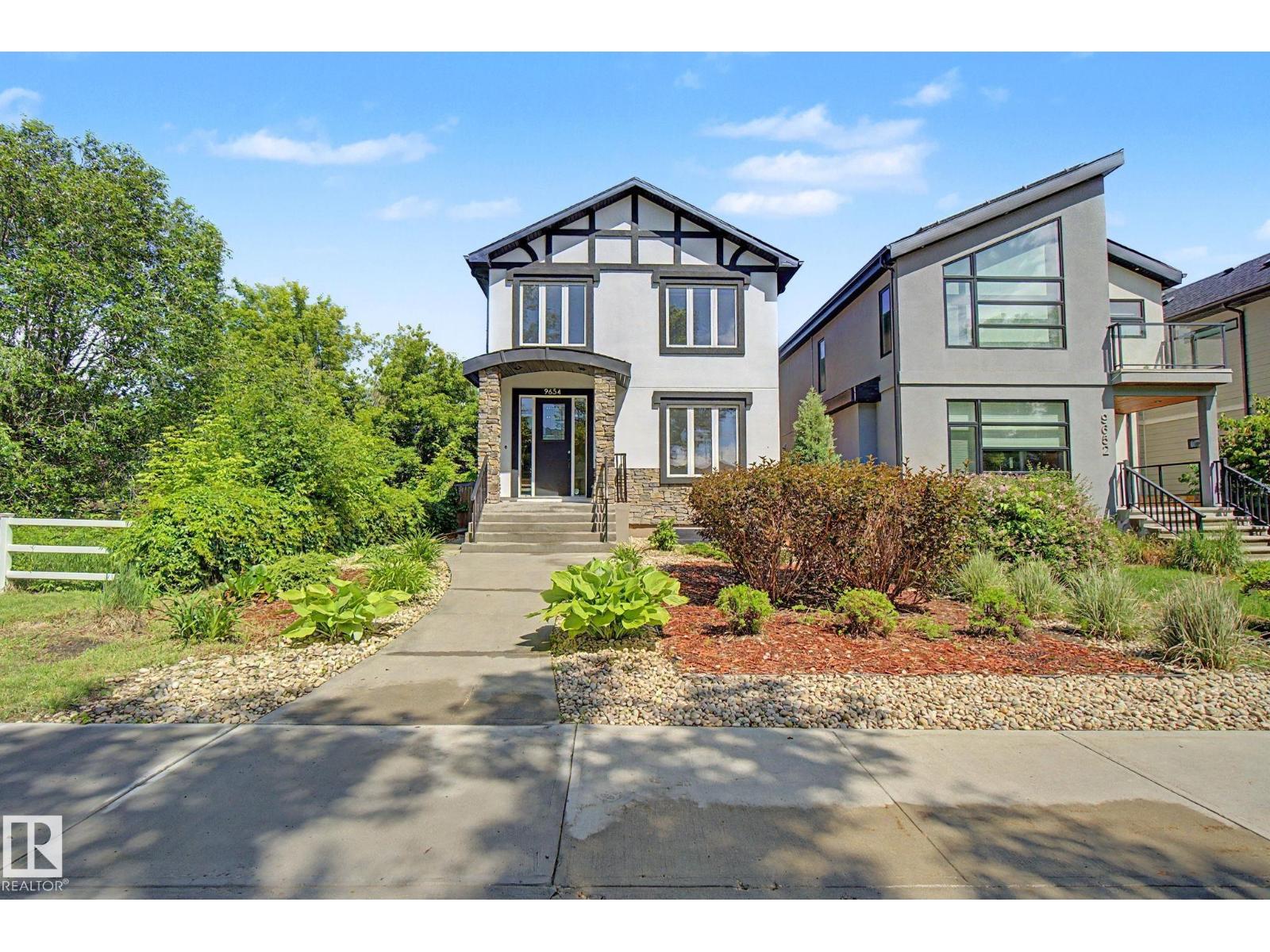 9654 83 Avenue NW, Edmonton, AB, T6C1C2