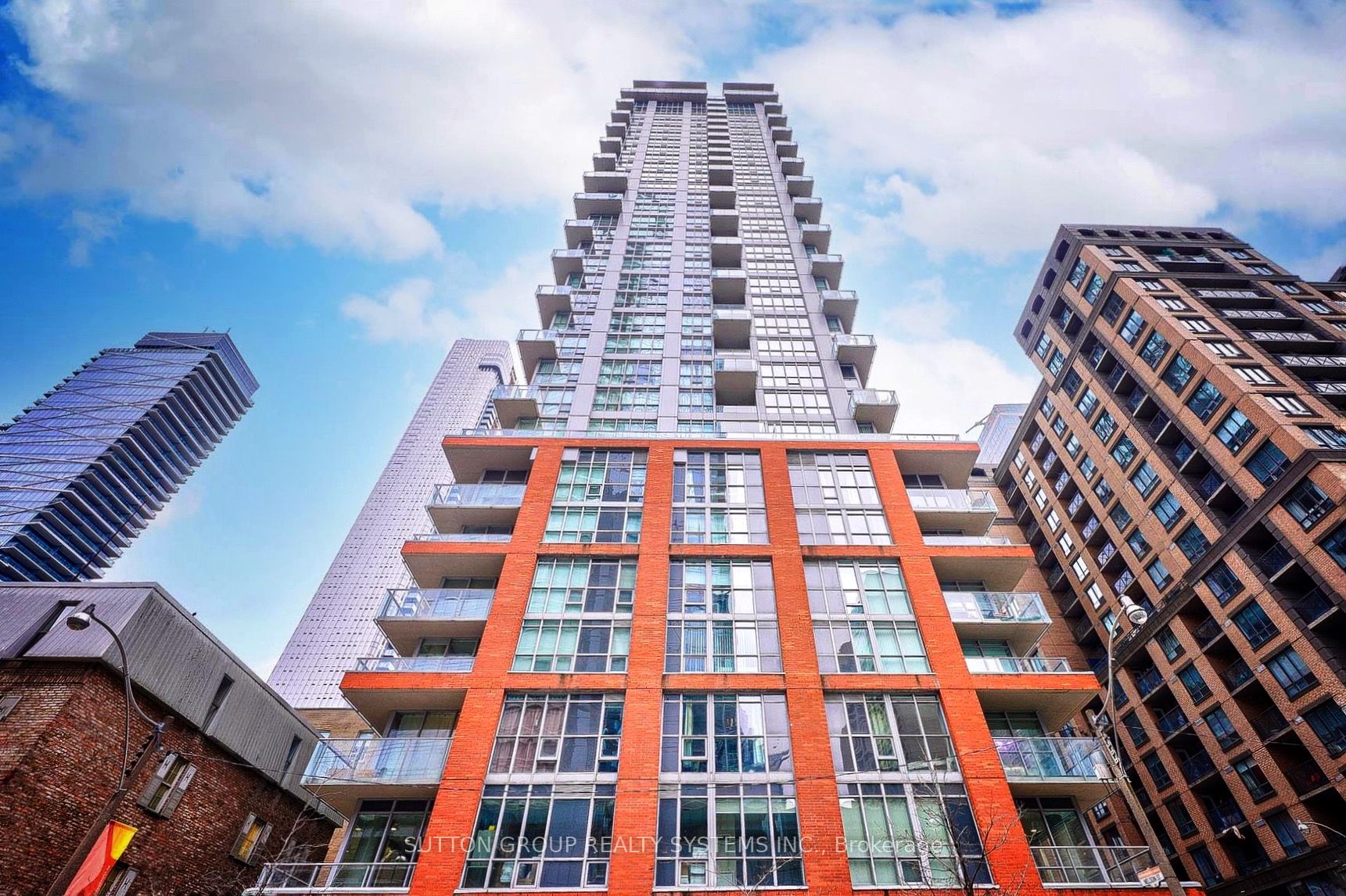 1208-126 Simcoe Street, Toronto, ON, M5H 4E6
