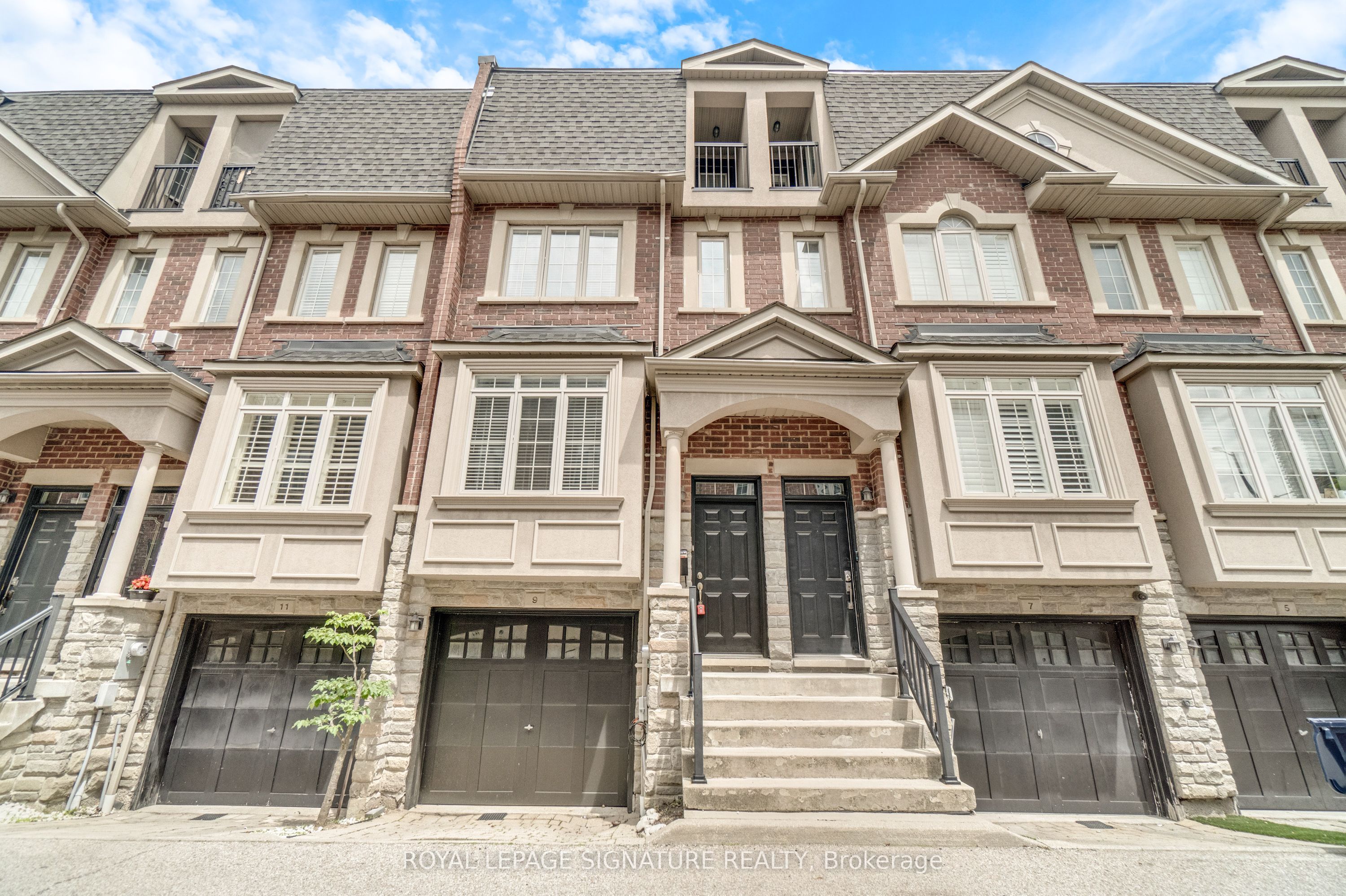 9 Streight Lane, Toronto, ON, M9B 0A3