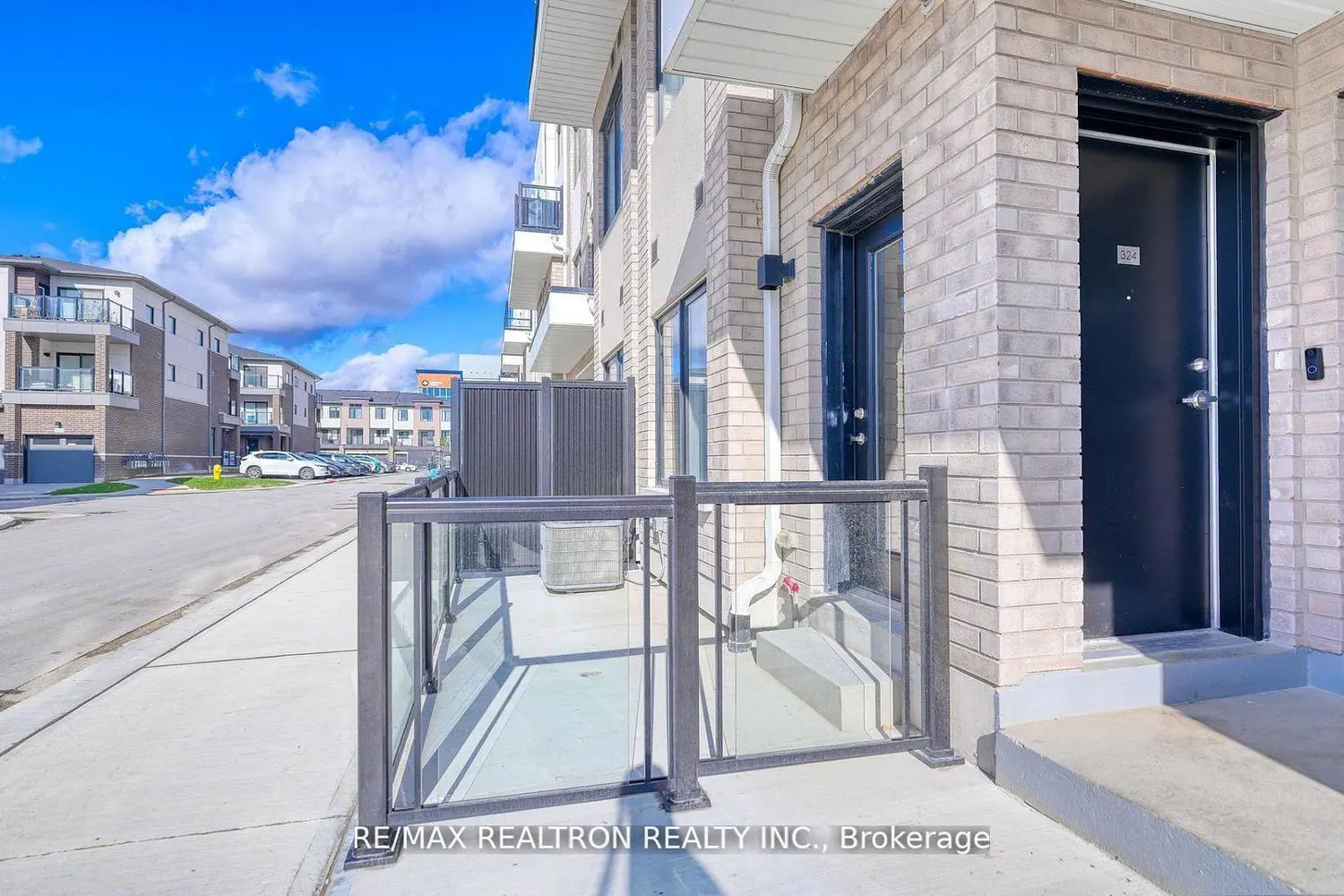 1695 Dersan Street photo 5