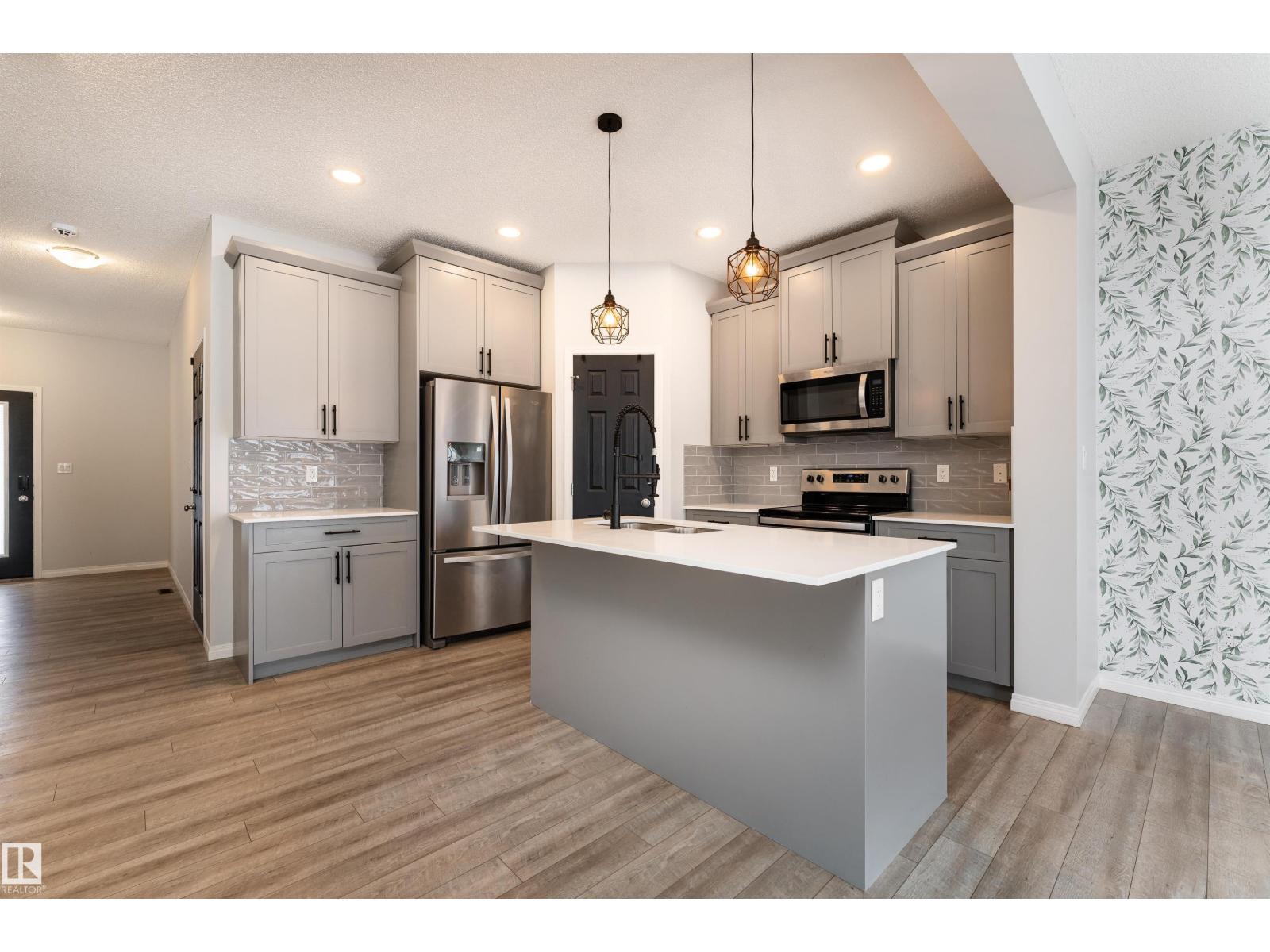 6484 King Wynd SW, Edmonton, AB, T6W3Z9