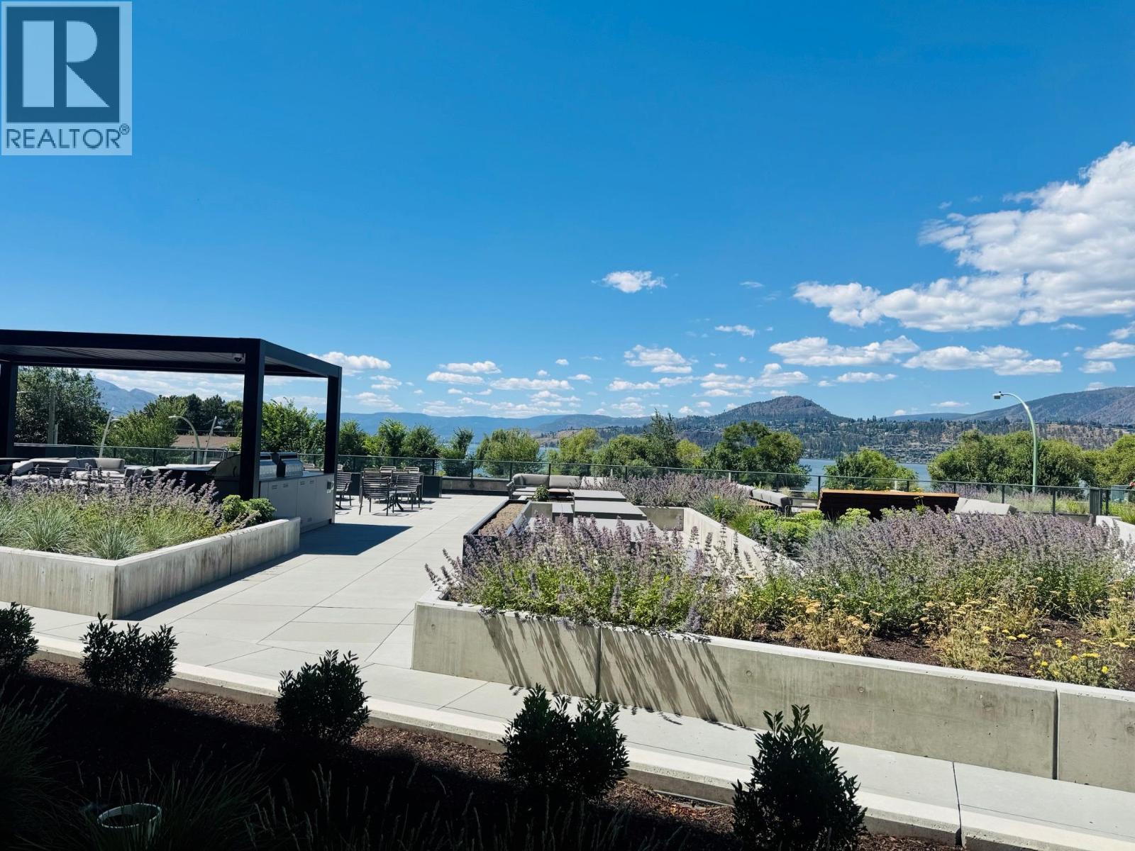 213-3051 Abbott Street, Kelowna, BC, V1P0P1