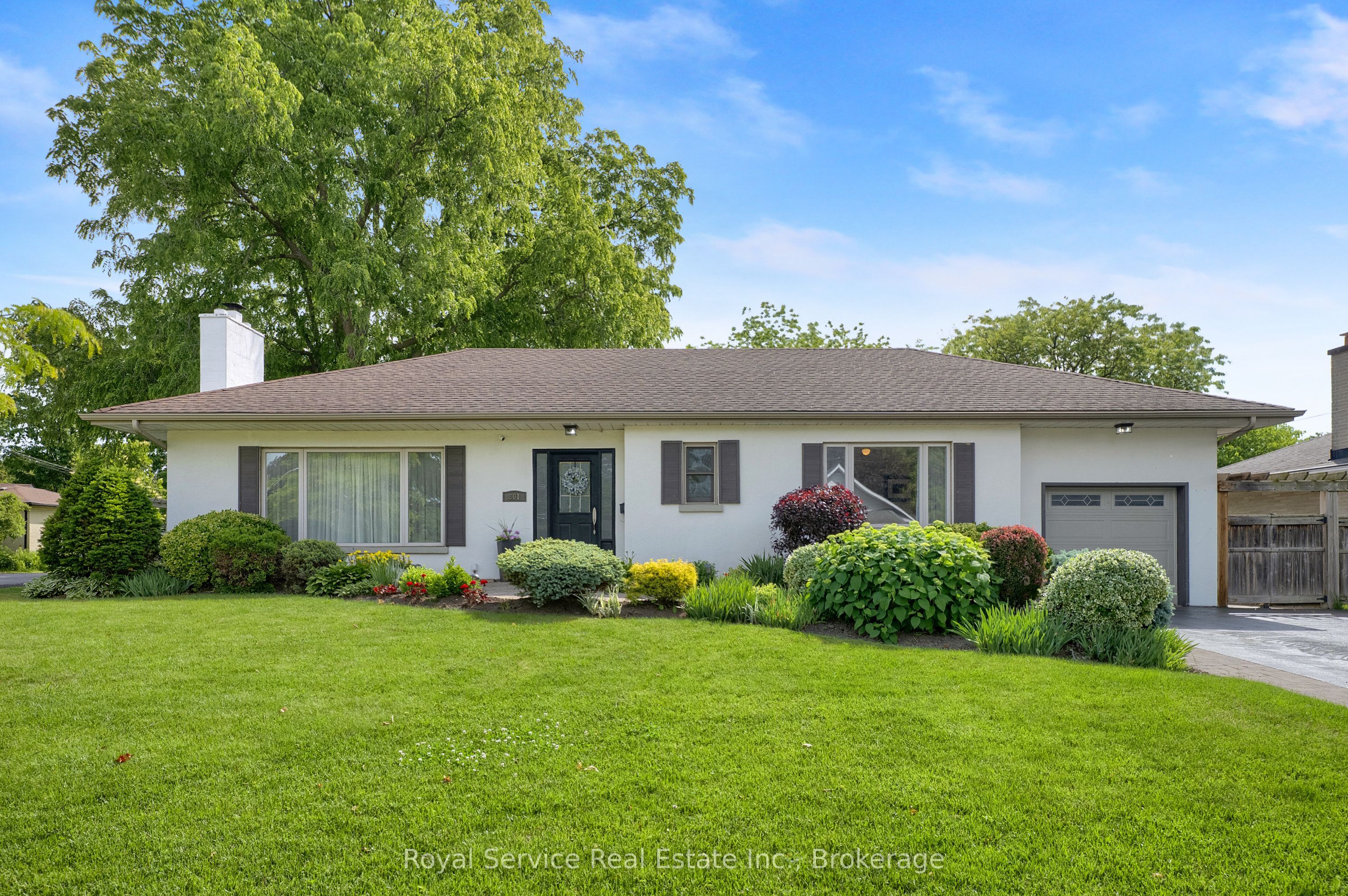 801 King Street, Whitby, ON, L1N 5A3