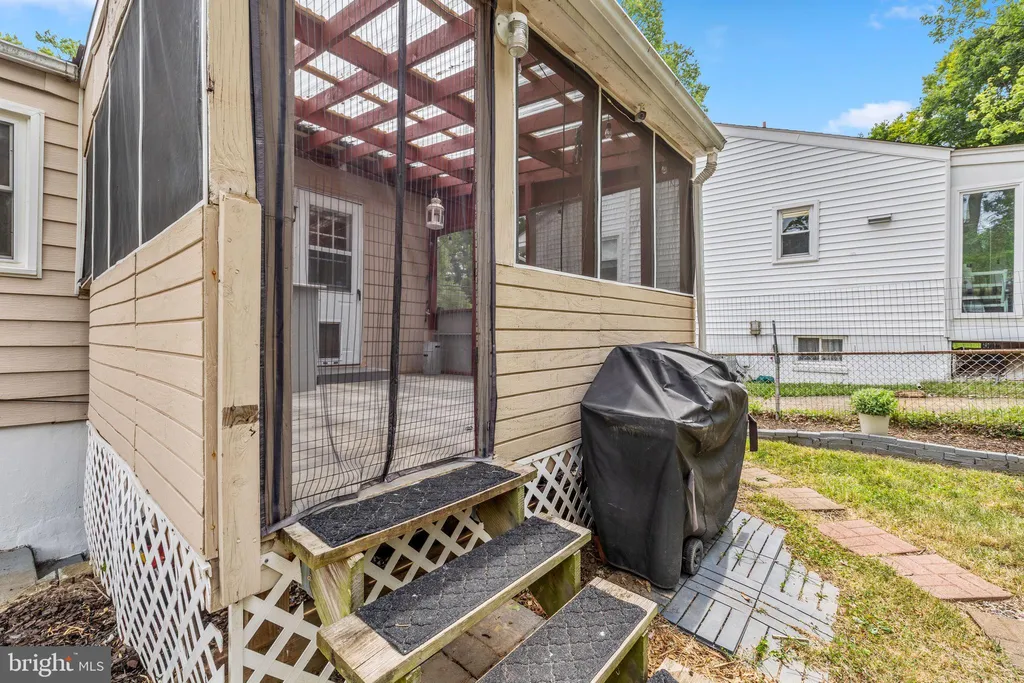 5903 Berwyn Rd, Berwyn Heights, MD 20740