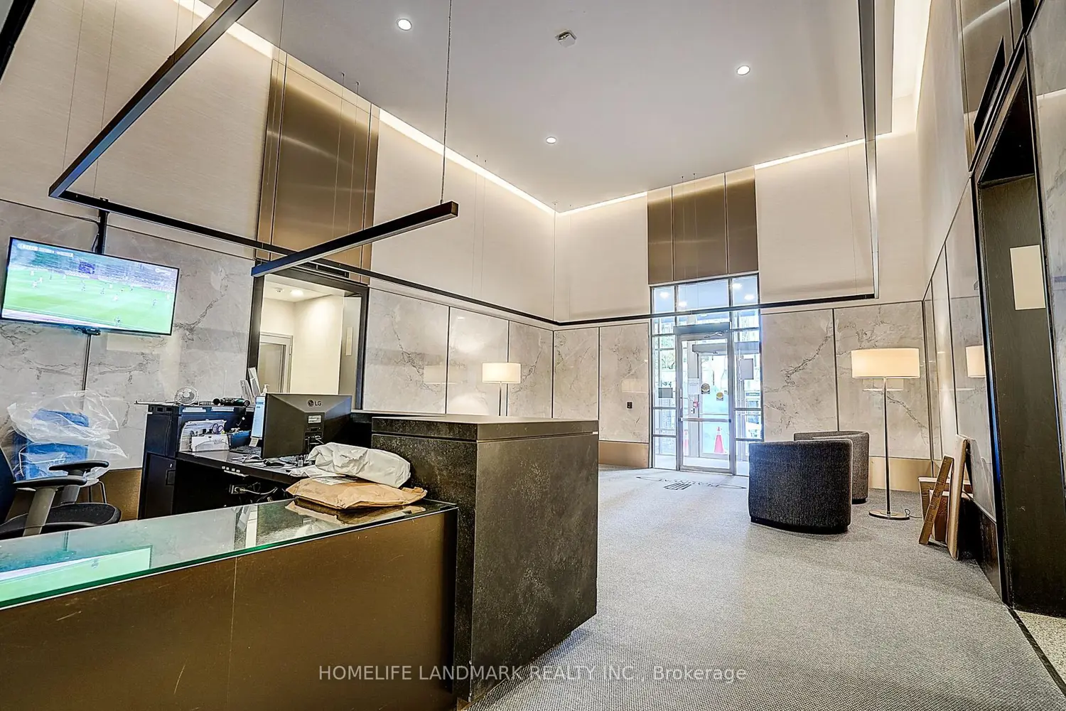23 Hollywood Avenue 1107 photo 2