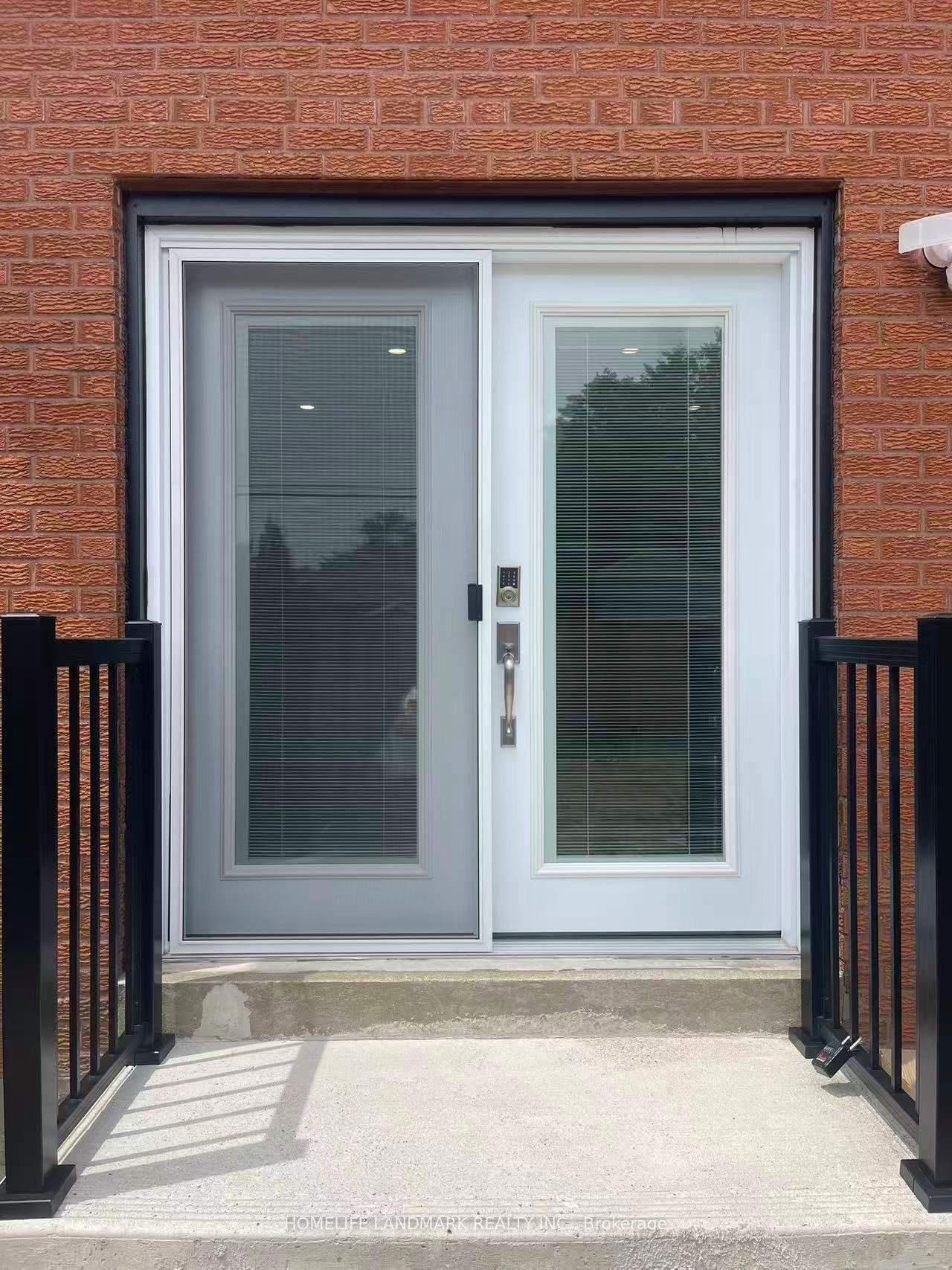 Unit 2-17 Rosemeade Avenue, Toronto, ON, M8Y 3A2