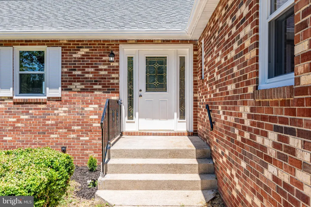 8822 Saunders Lane, Lanham, MD 20706 photo 2
