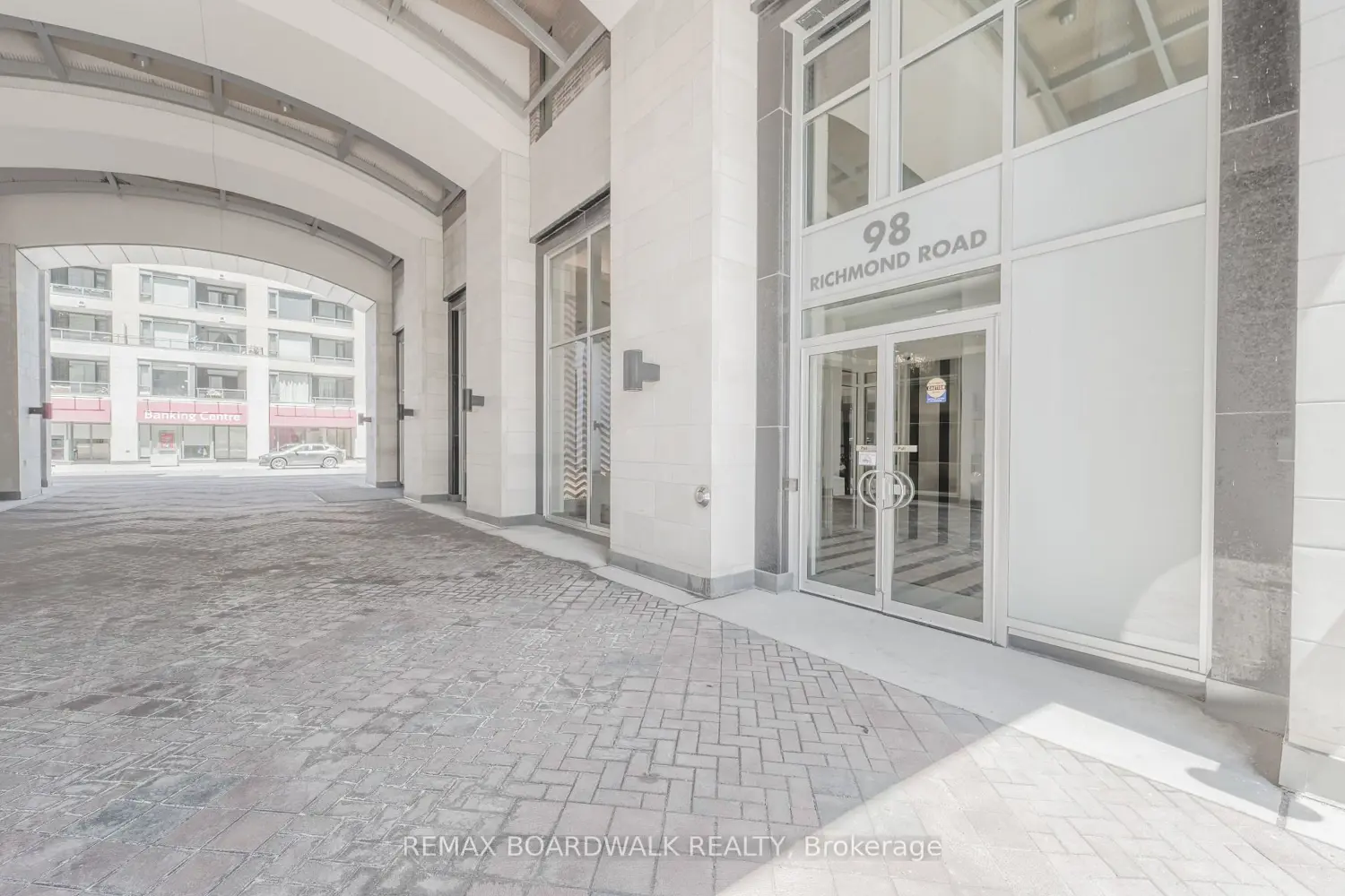 98 Richmond Road 301