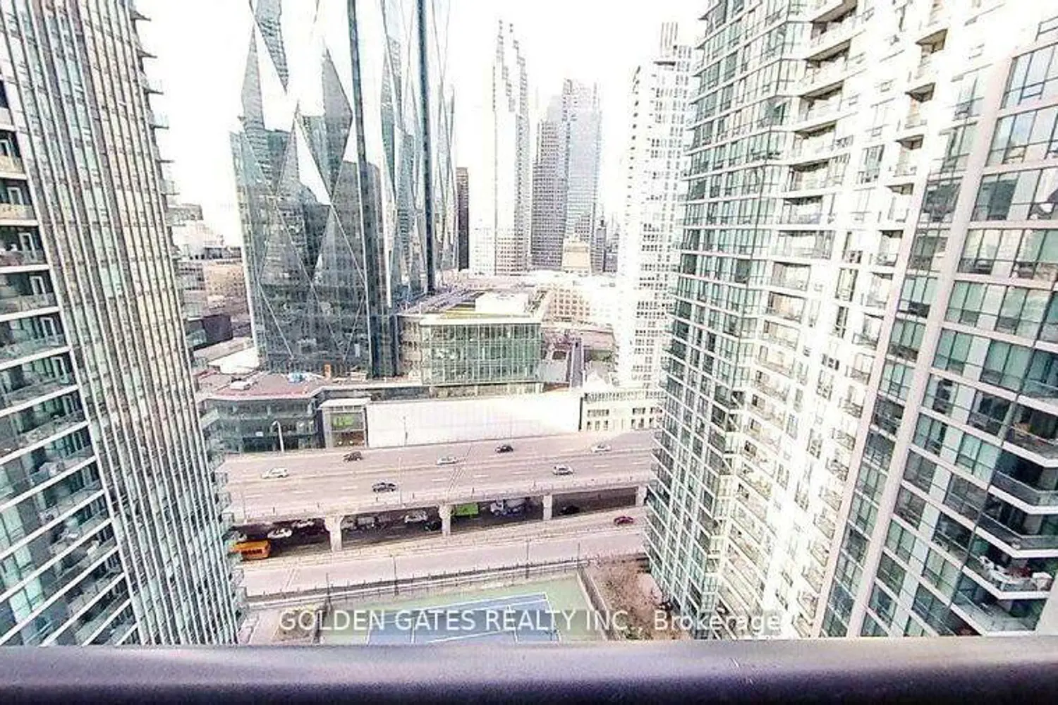 12 Yonge Street 2501 photo 3