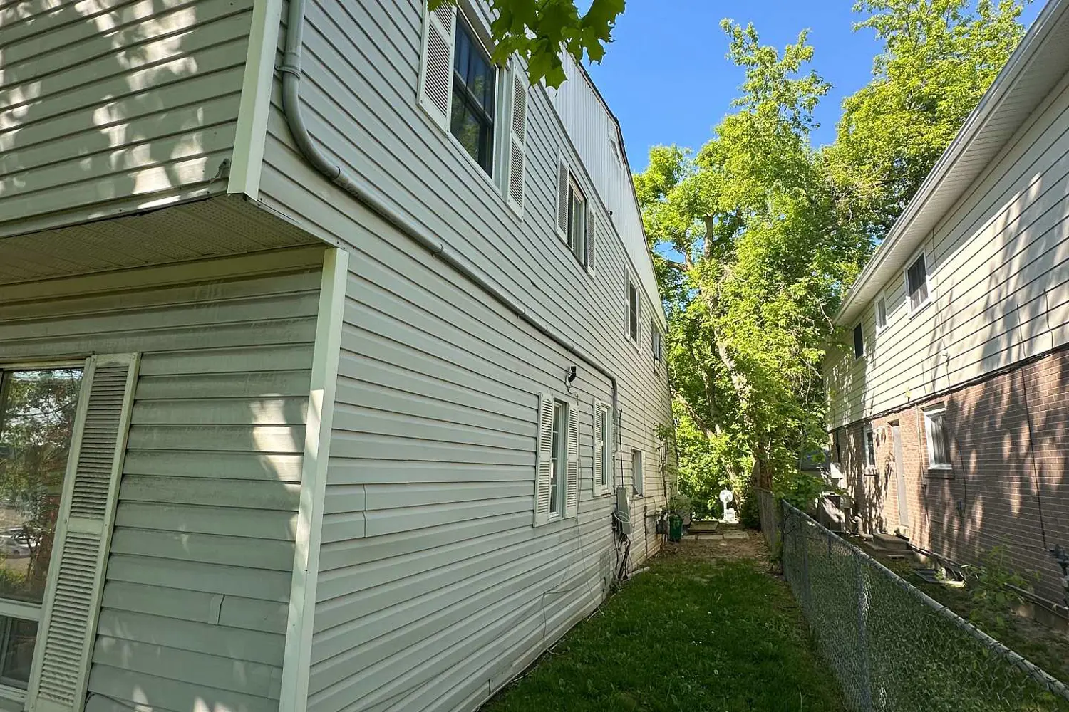116 Maple Avenue photo 5