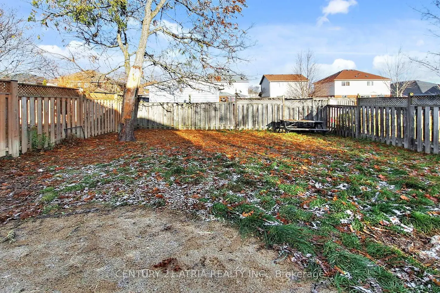 1166 Oriole Crescent photo 4