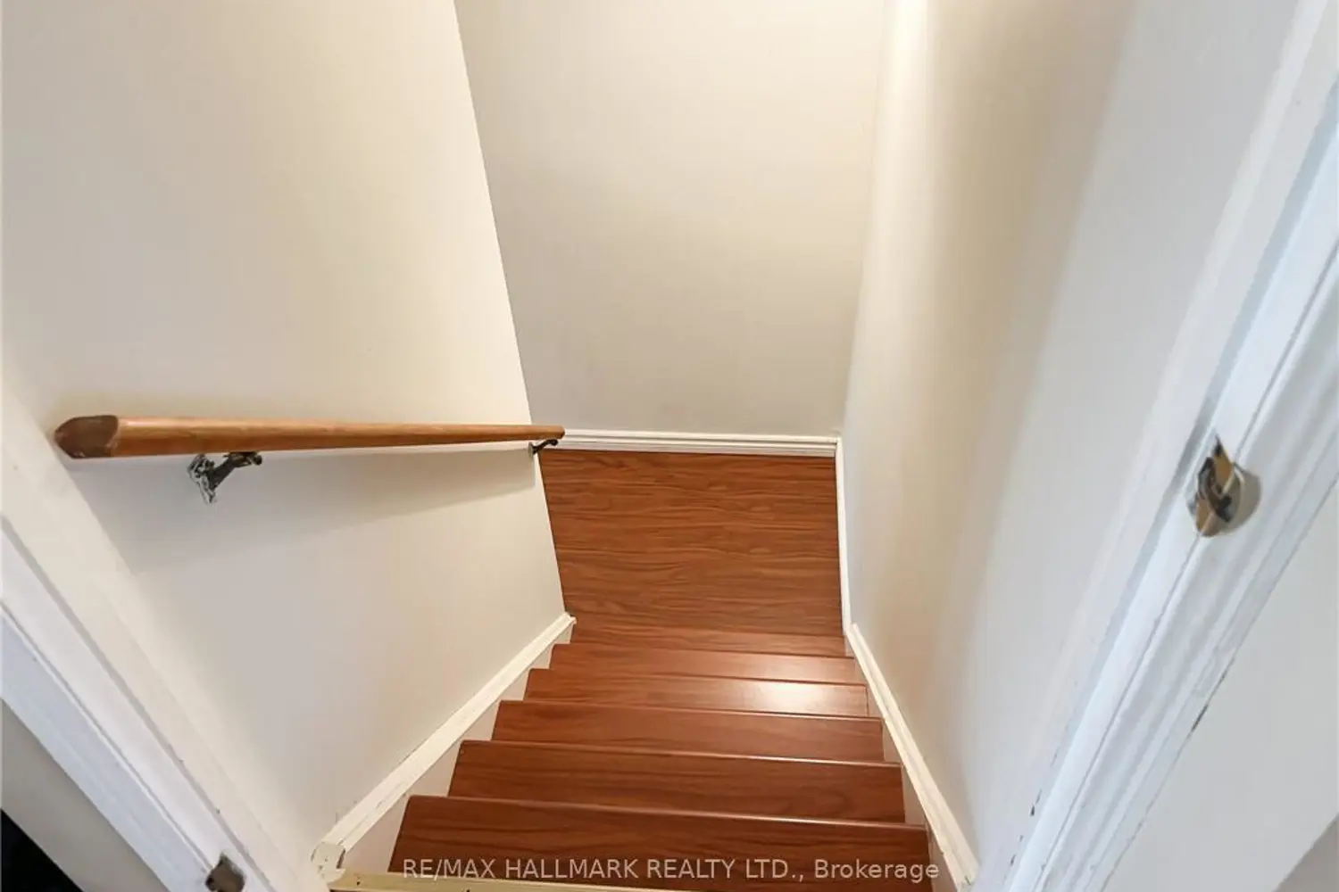 108 Broughton Avenue photo 2