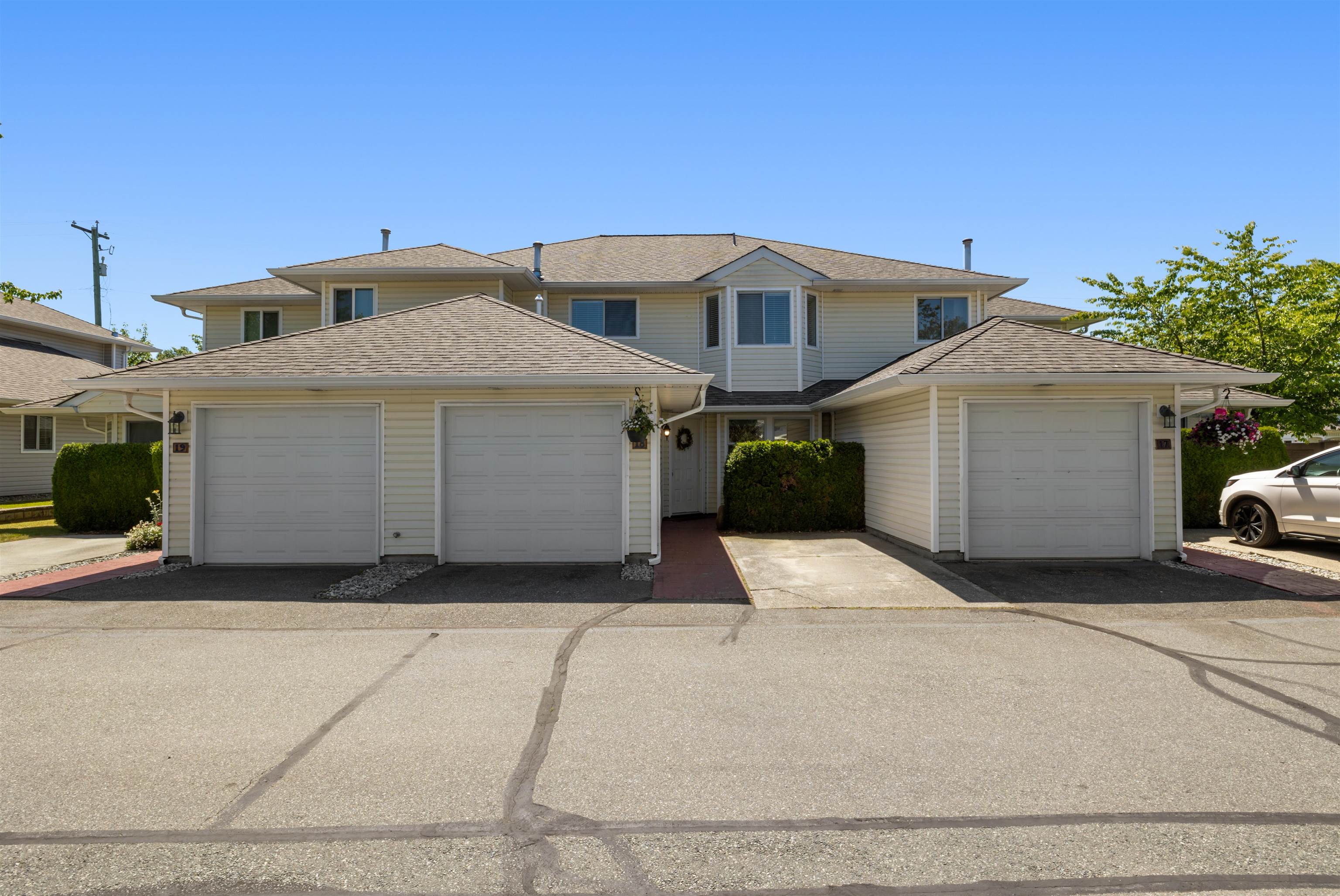 18-21928 48 Avenue, Langley, BC, V3A 8H1