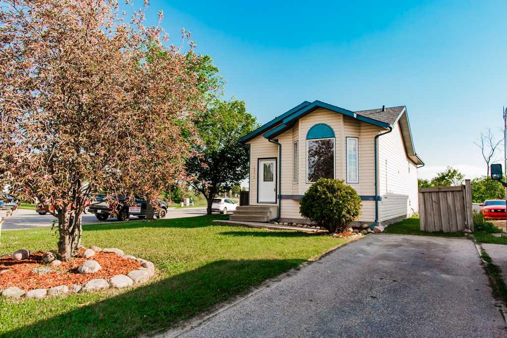 12702 95 Street, Grande Prairie, AB, T8X1N4