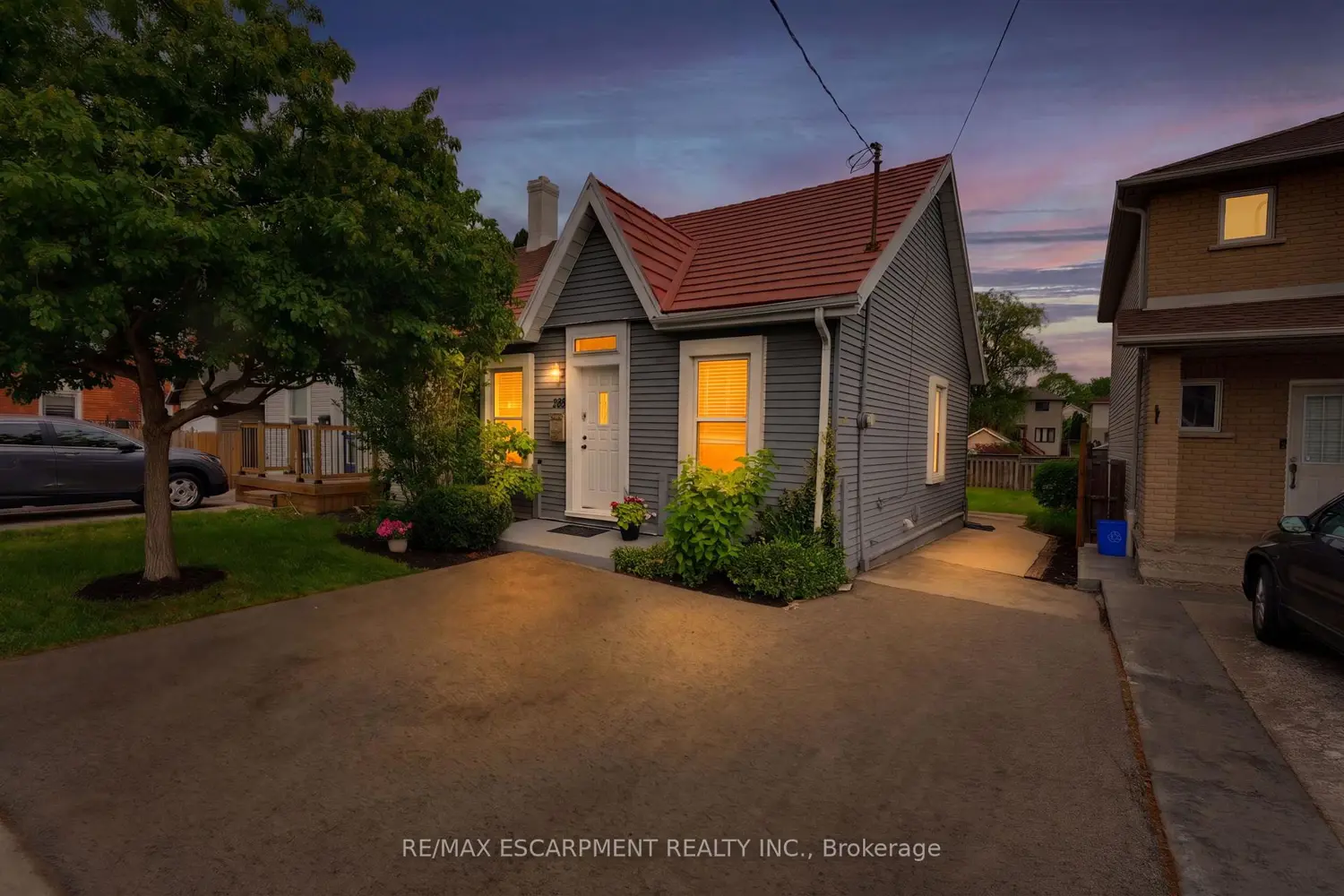 349 John Street photo 2
