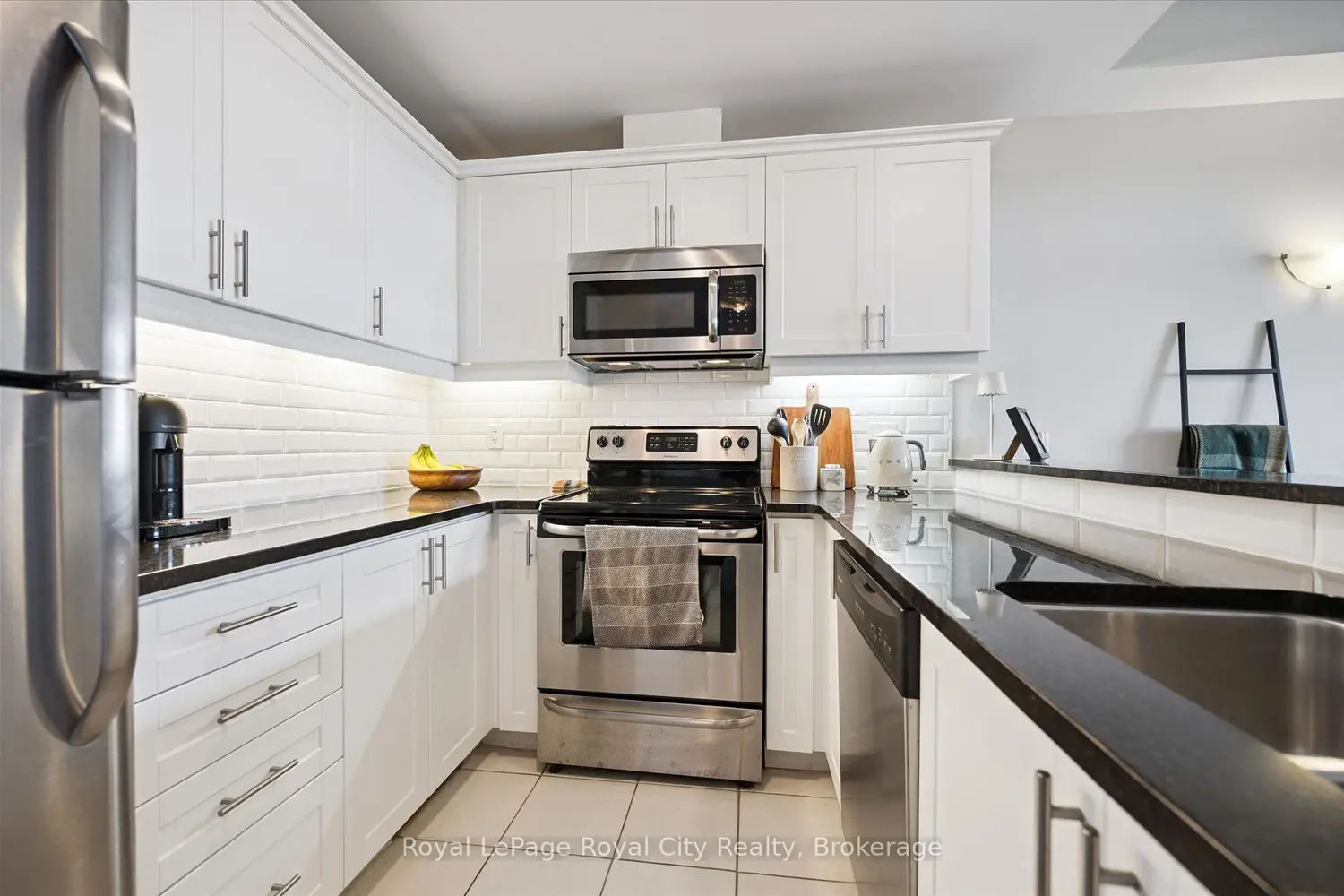 2 Colonial Drive 403 photo 3