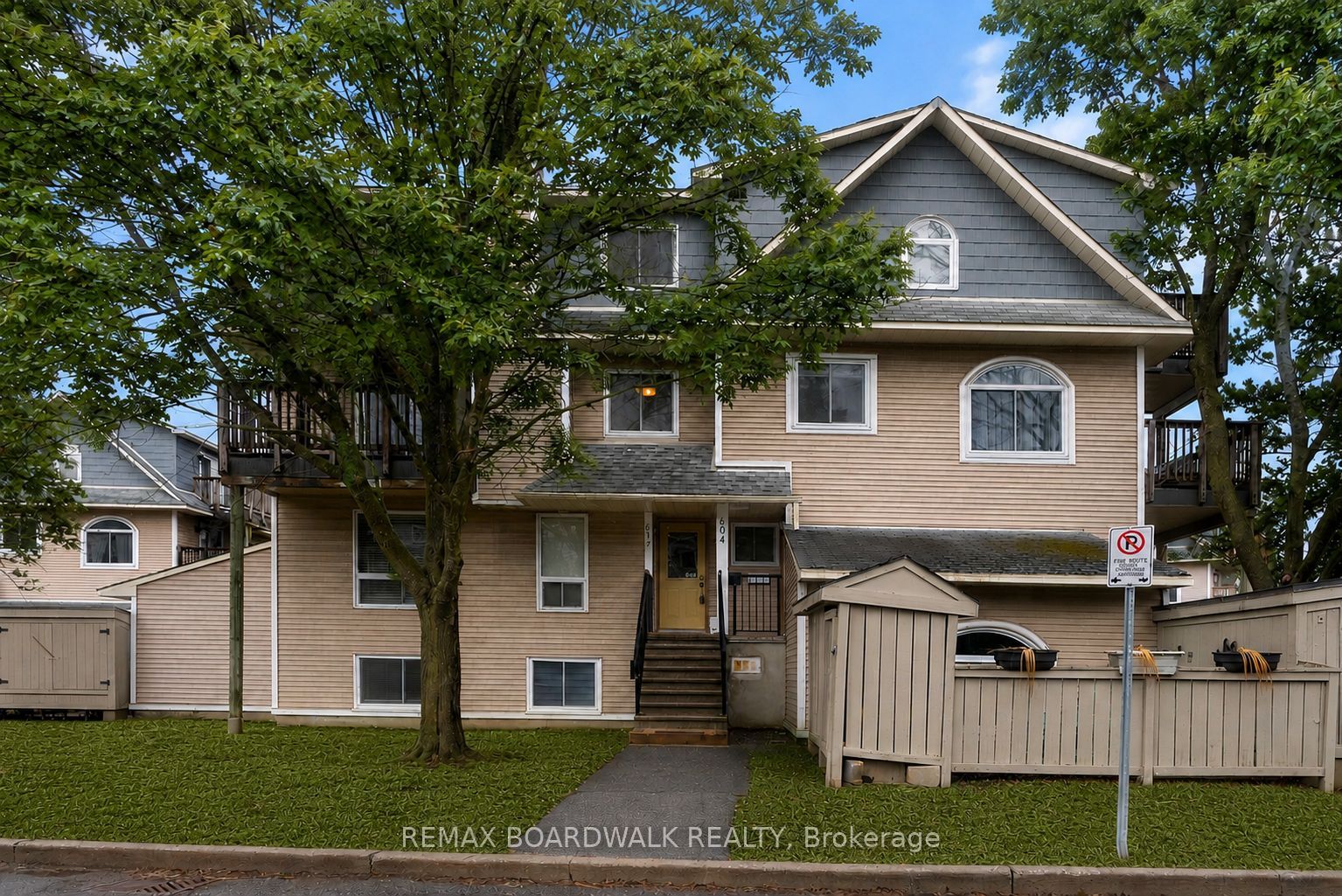 614 Tanguay Court, Ottawa, ON, K2L 3X3