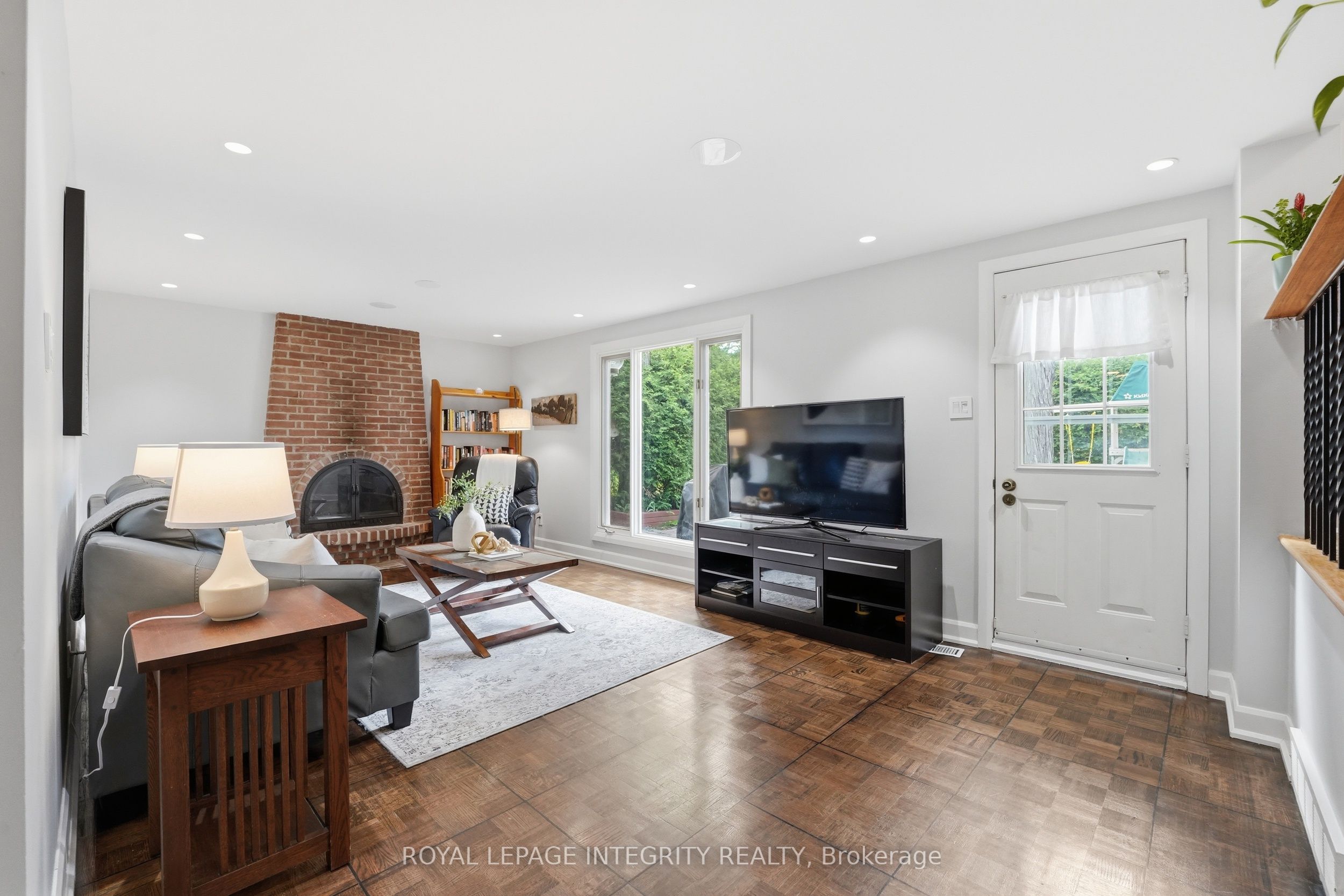 6 Woodview Crescent, Ottawa, ON, K1B 3A9 photo 5