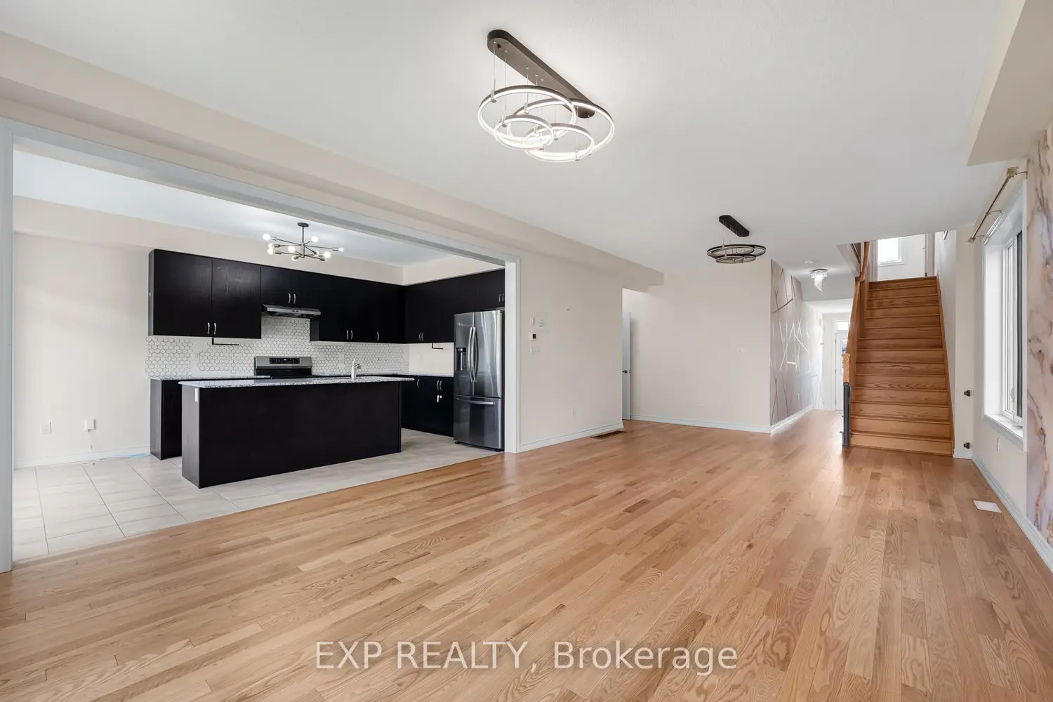 108 Durham Avenue photo 3
