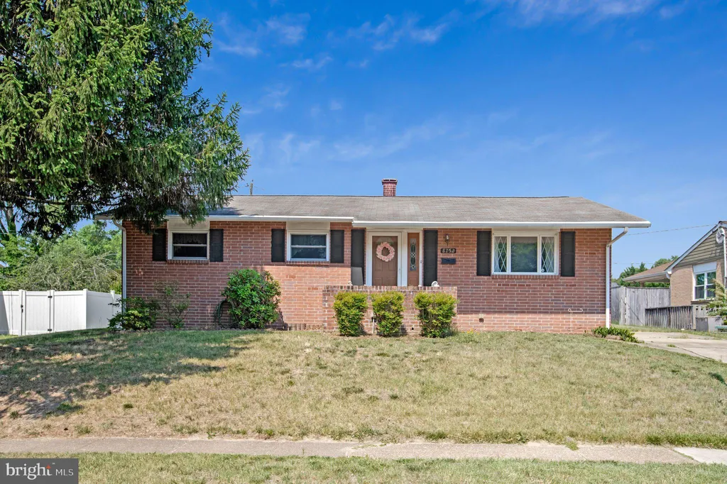 8252 Camion Road, Pasadena, MD 21122