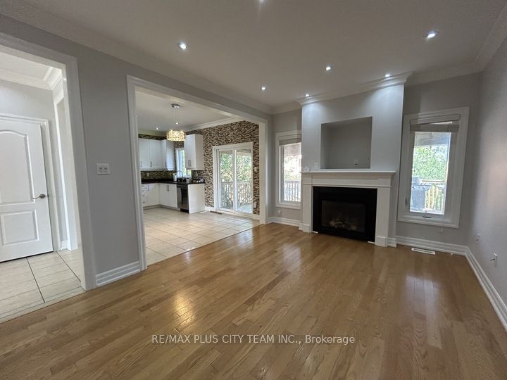 59 Trish Drive, Richmond Hill, ON, L4E 5C4 photo 4