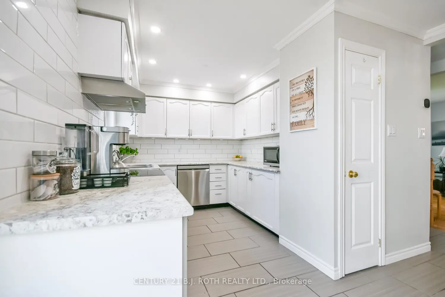 24 Pae Drive photo 5