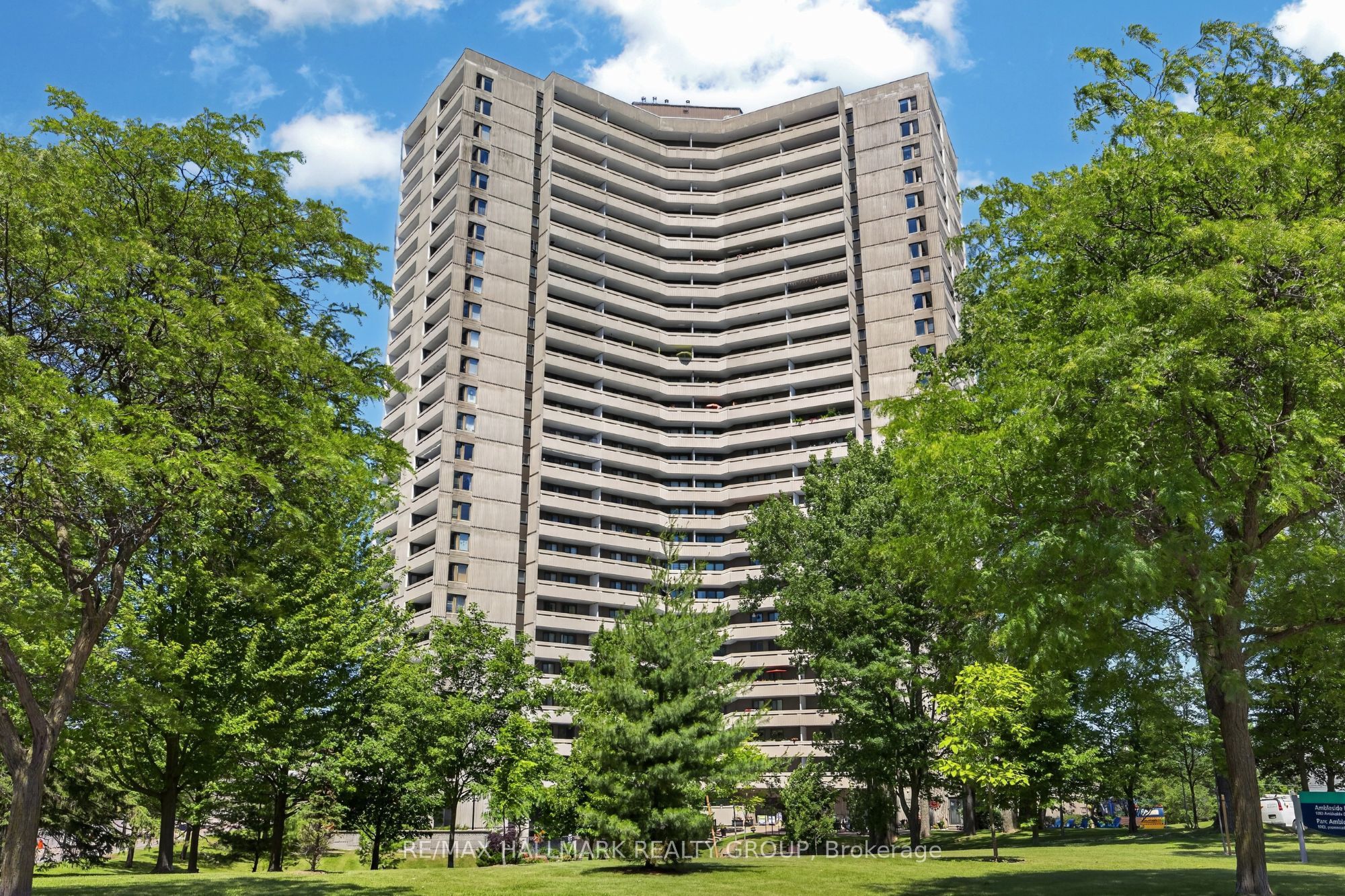 907-1081 Ambleside Drive, Ottawa, ON, K2B 8C8