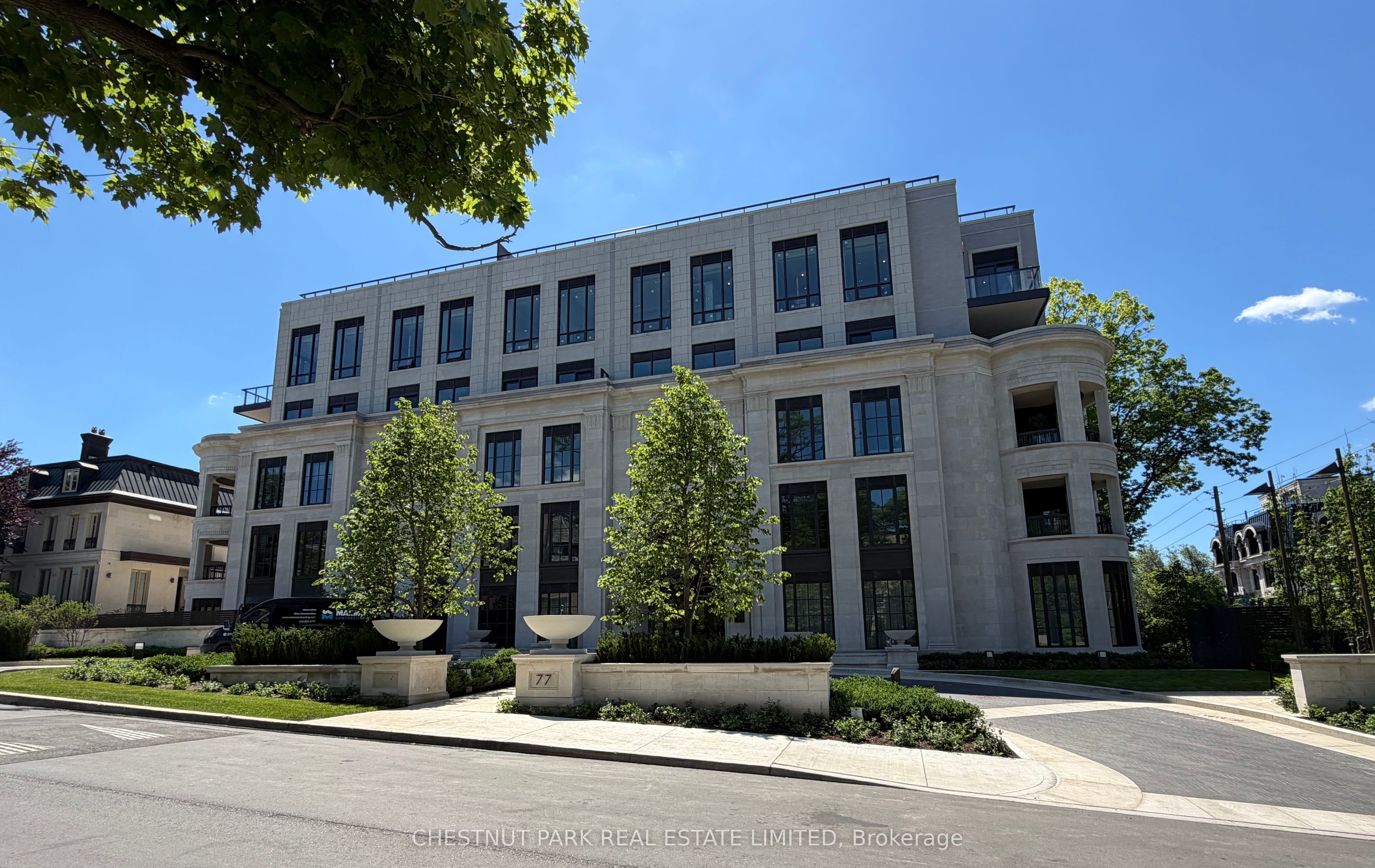 202-77 Clarendon Avenue, Toronto, ON, M4V 0B8