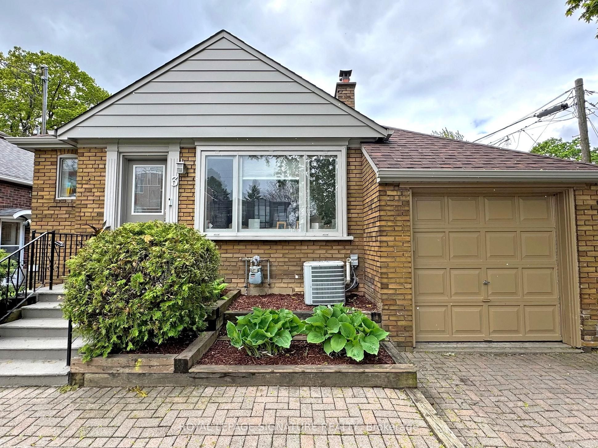 3 Kenrae Road, Toronto, ON, M4G 1X9