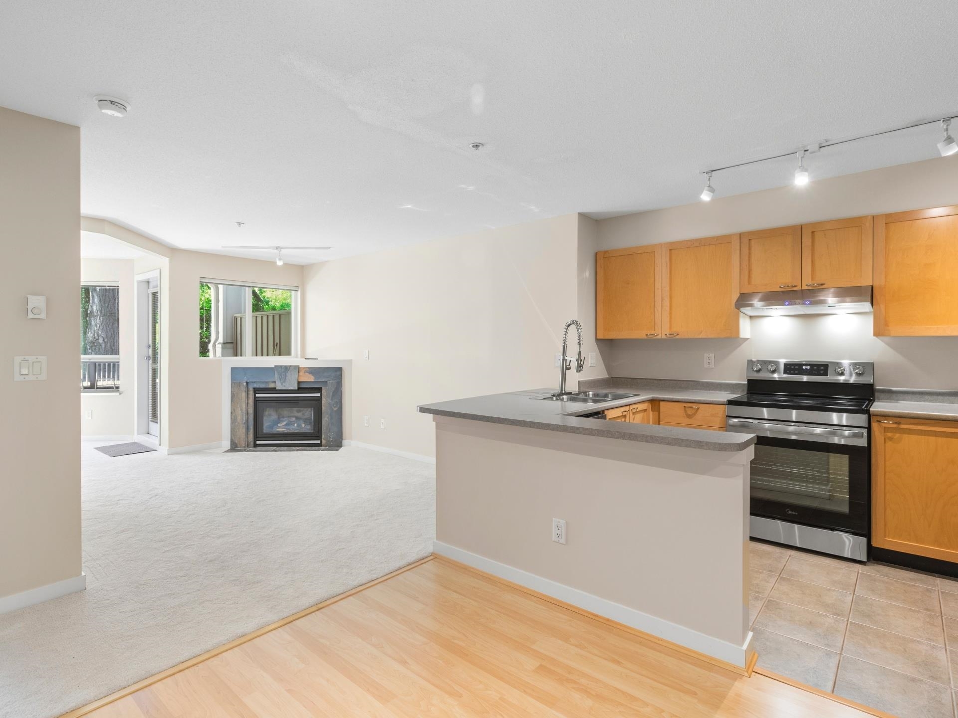 207-7383 Griffiths Drive, Burnaby, BC, V5E 4M8 photo 3