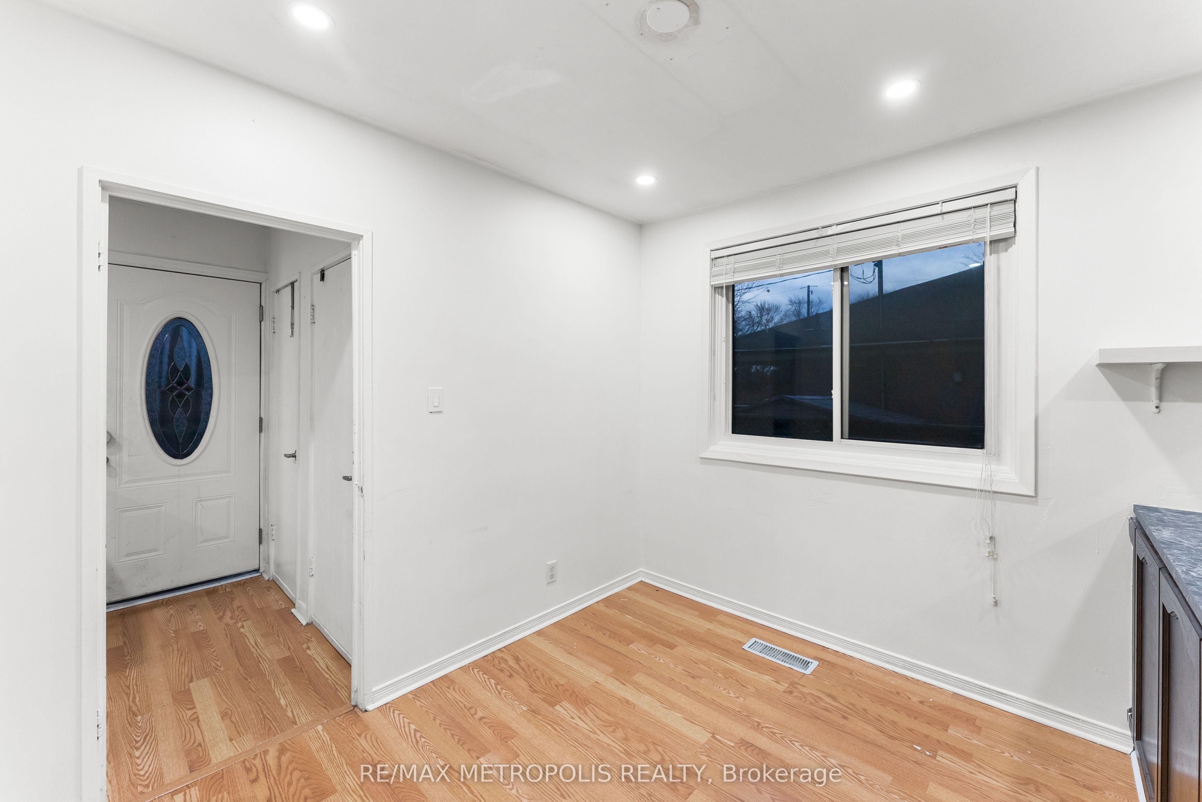 MAIN-312 Palmerston Avenue, Whitby, ON, L1N 3E9