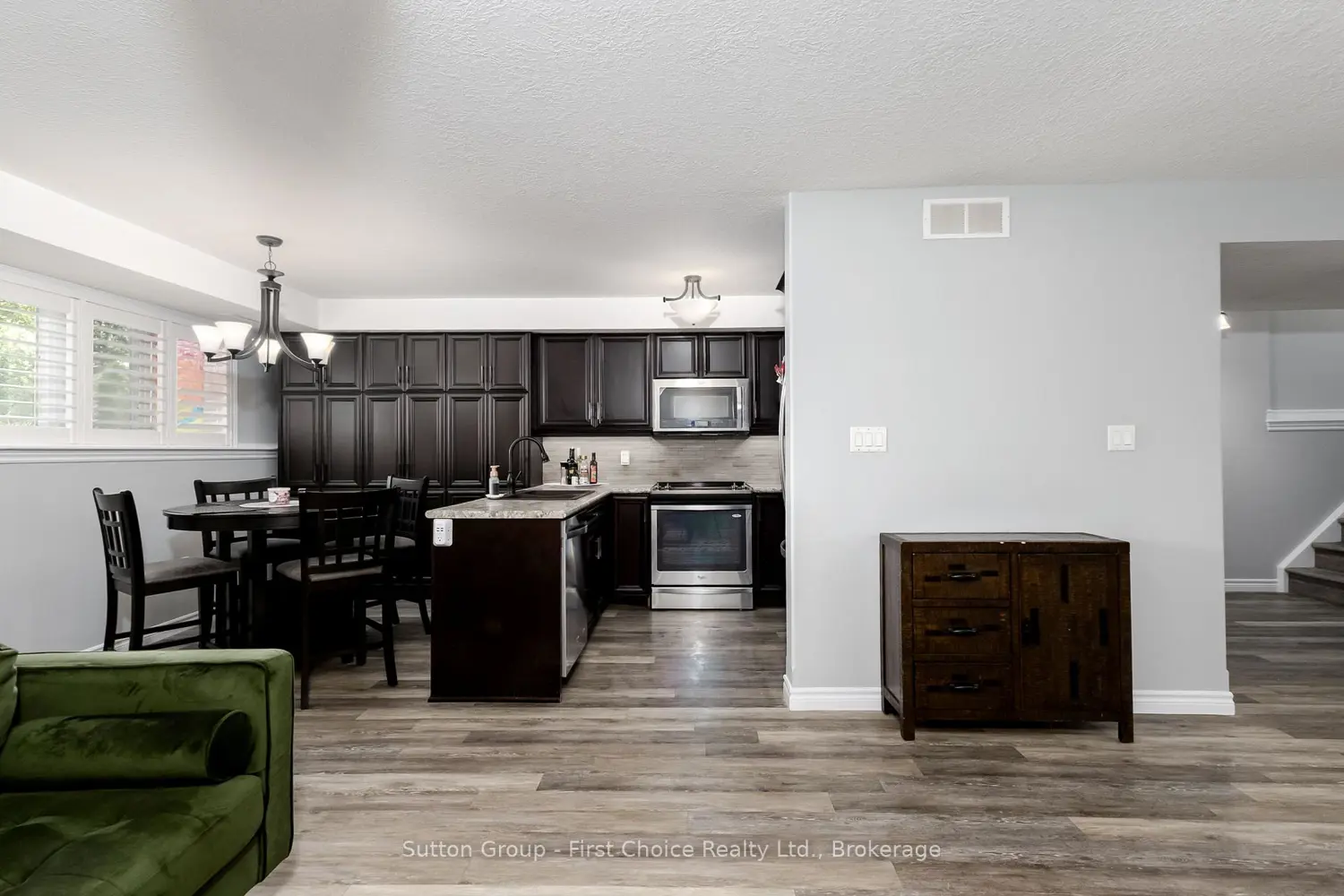 148 Borden Street 3 photo 5