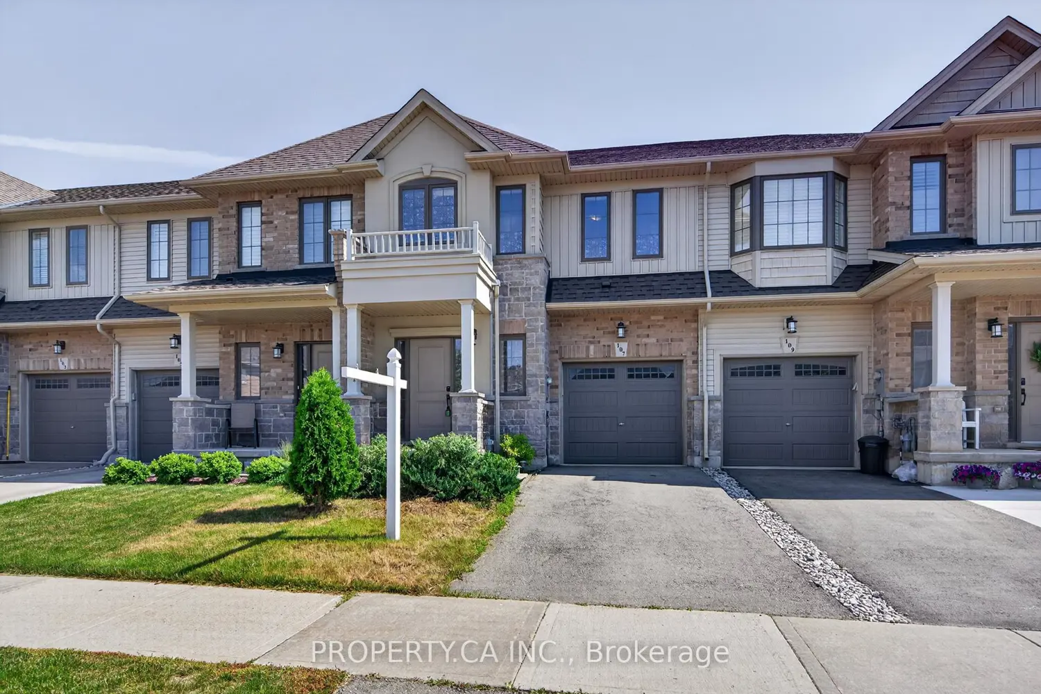 107 Dennis Drive photo 2