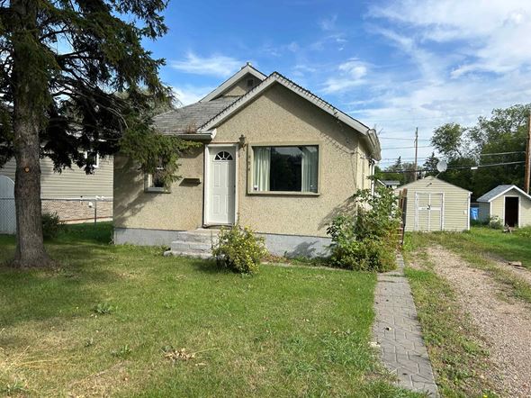 956 13th St W, Prince Albert, SK, S6V 3H6