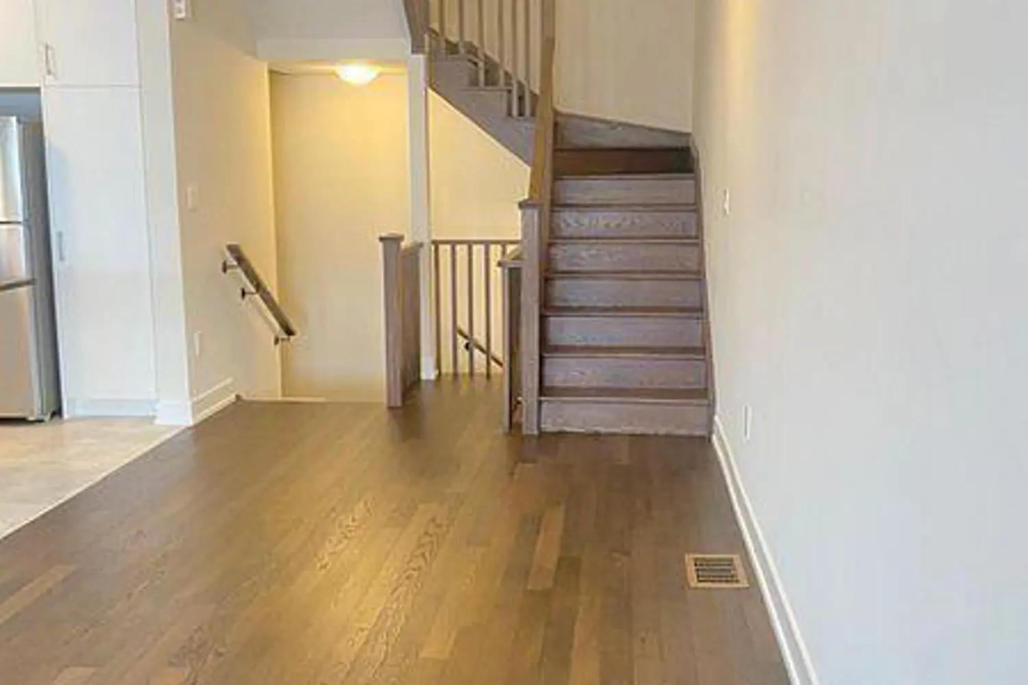 1284 Muller Lane photo 4