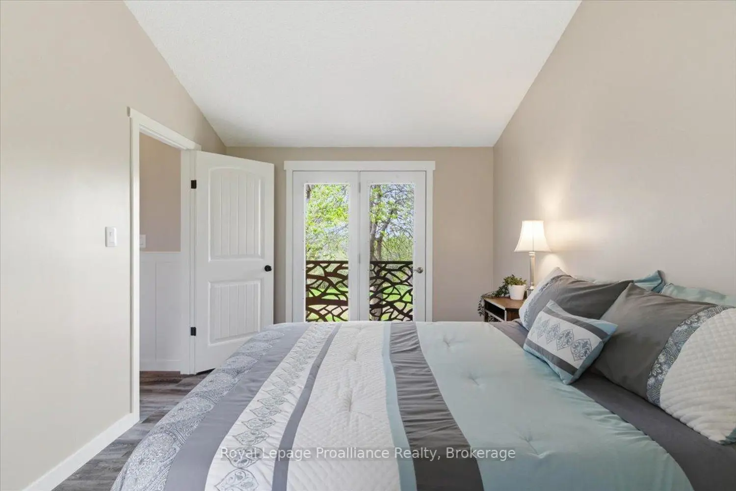 659 Moira Road photo 4