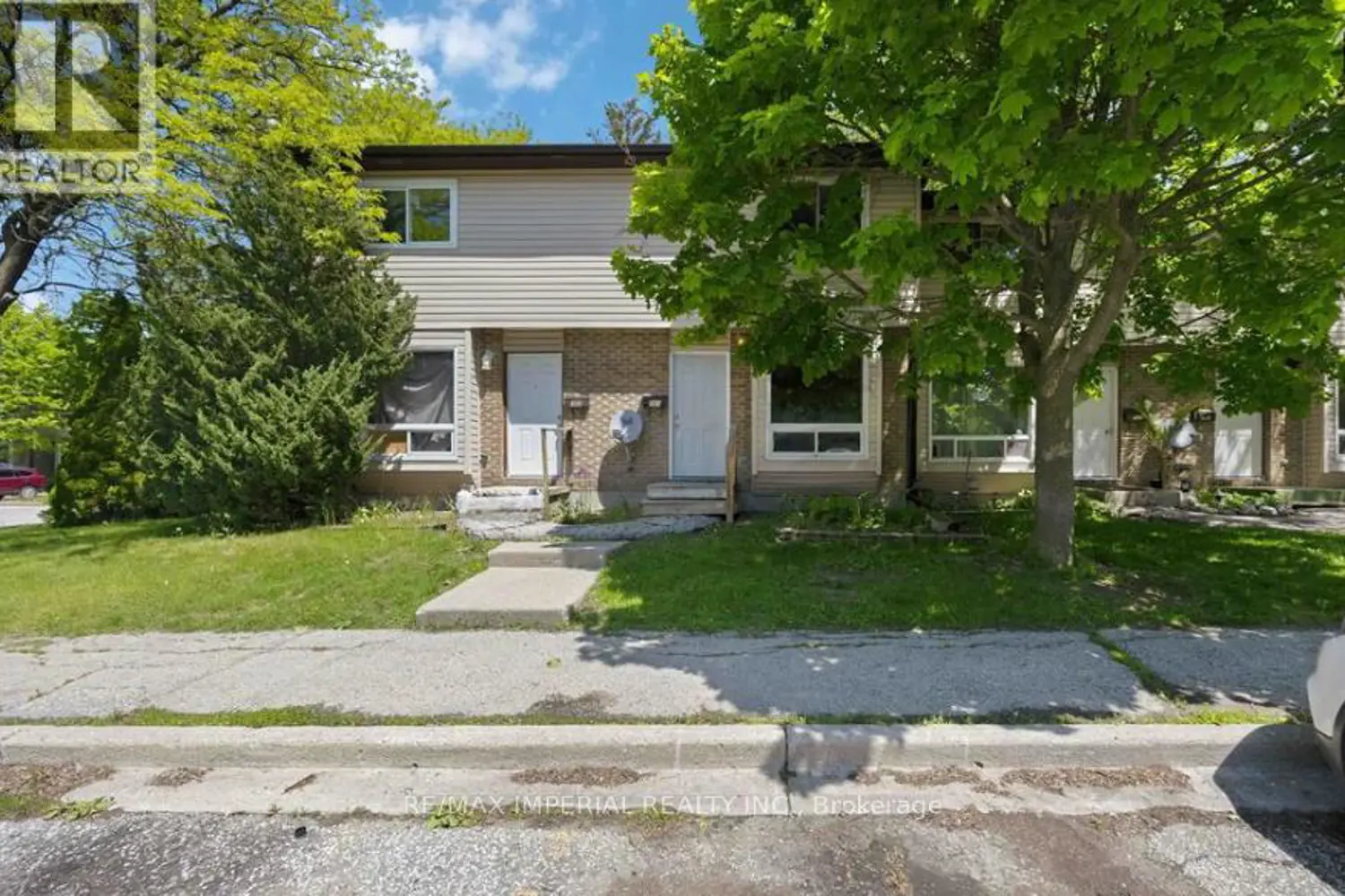 42 Hampton Avenue 301