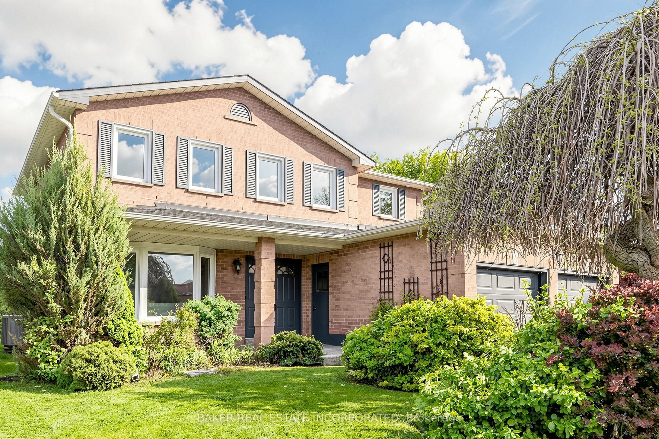 670 Leslie Valley Drive, Newmarket, ON, L3Y 7J5