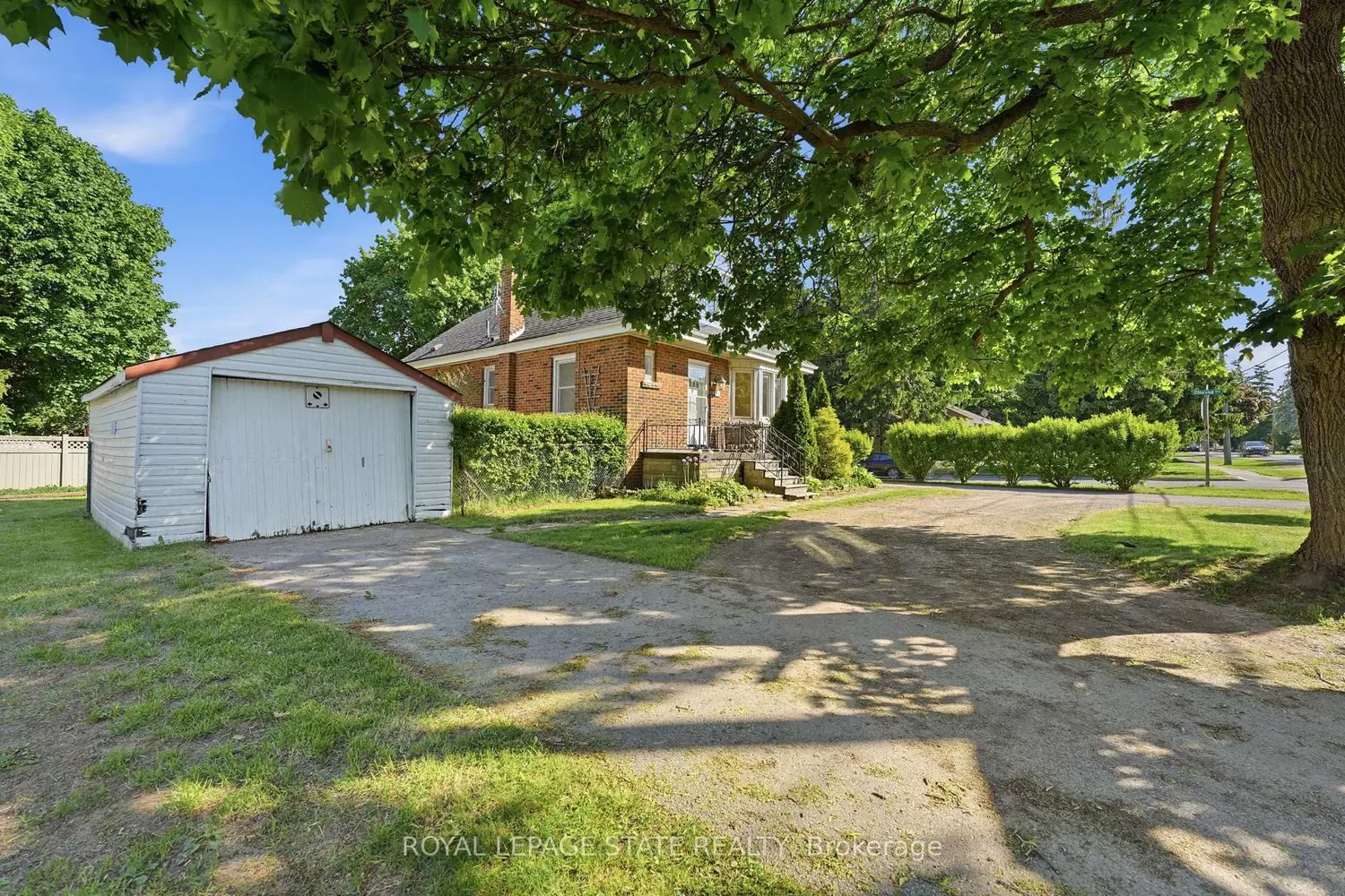 352 Parkside Drive photo 5