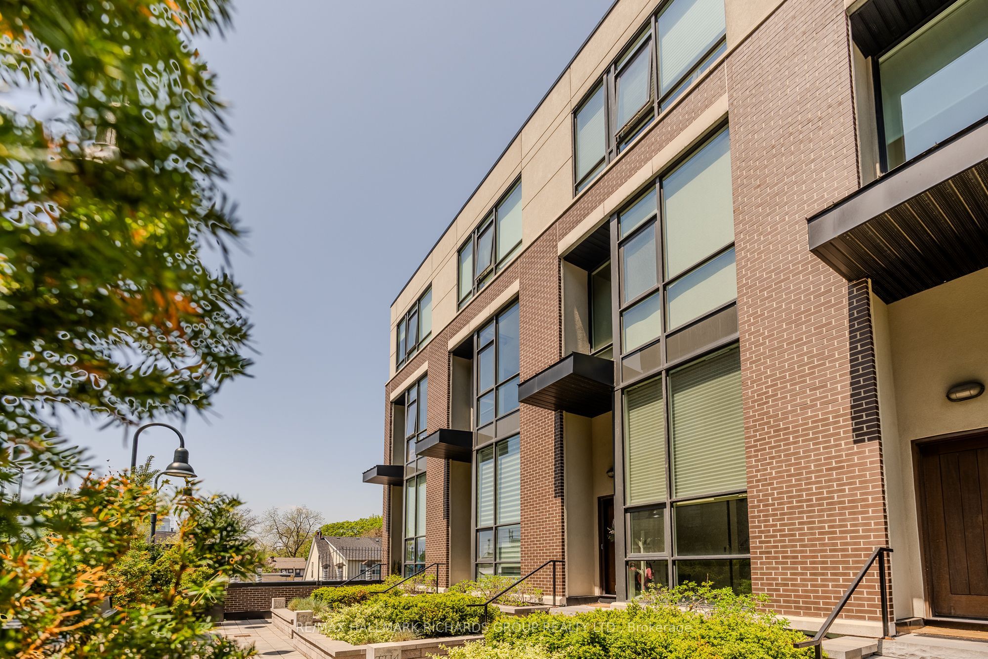 TH5-2 Bellefair Avenue, Toronto, ON, M4L 3T8