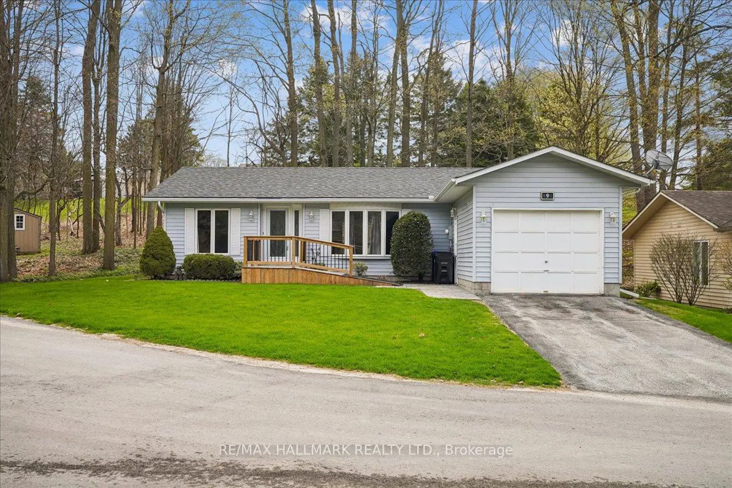 9 Pinetree Court