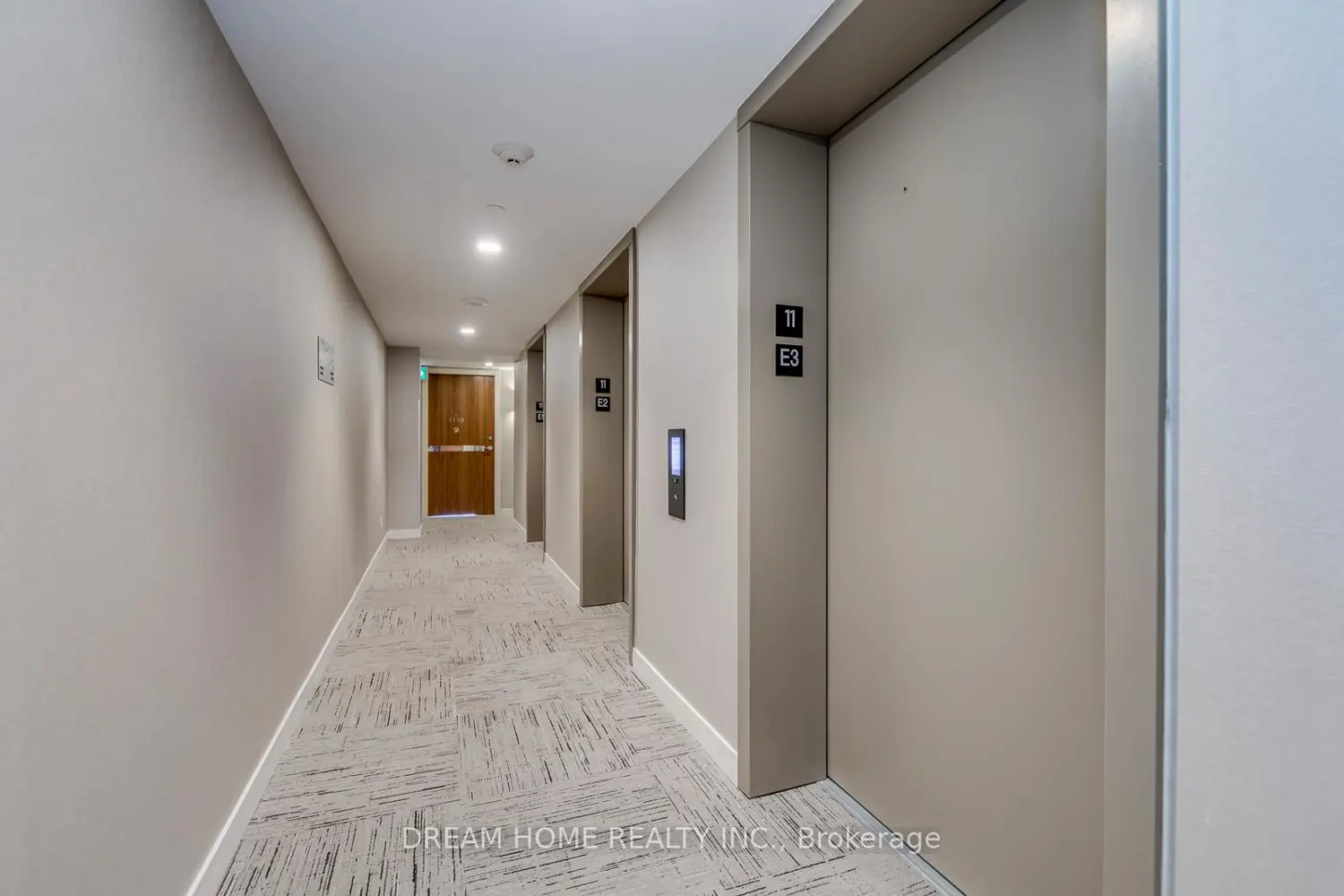 27 Mcmahon Drive 1106 photo 2
