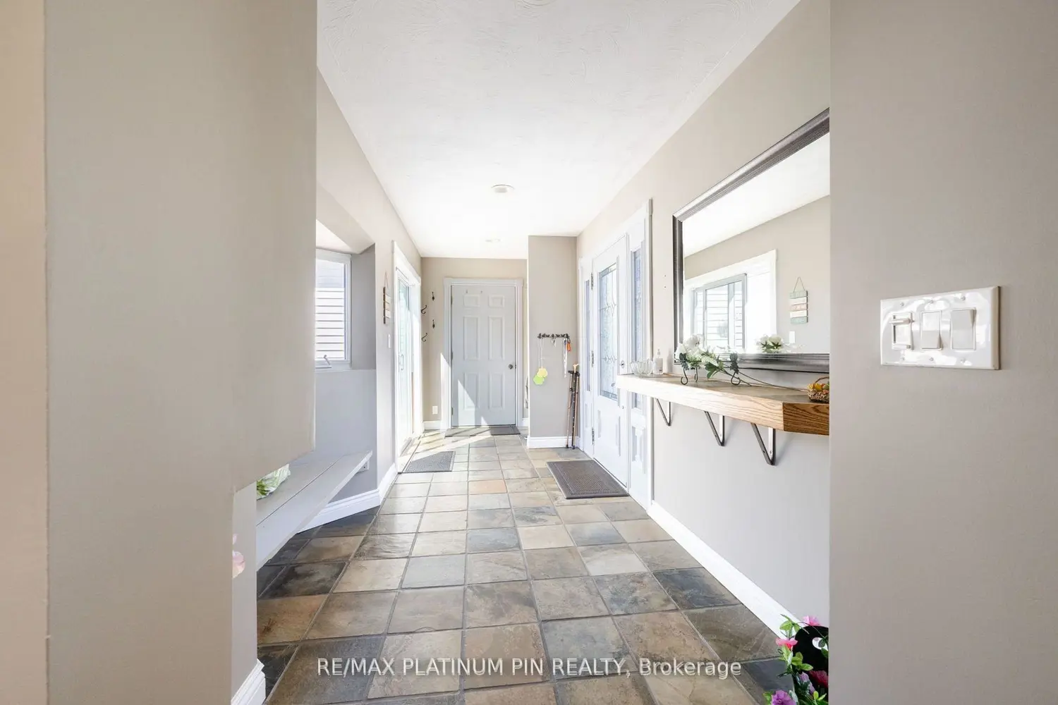21 Longfield Drive photo 2