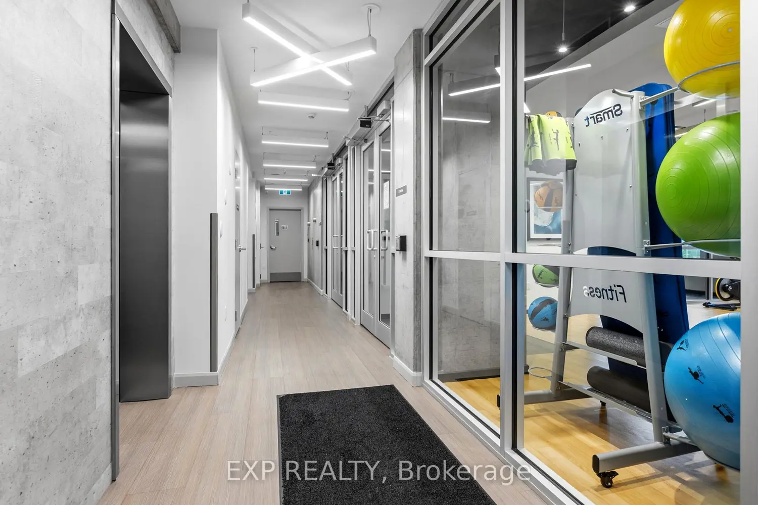 105 Champagne Avenue 1009 photo 5