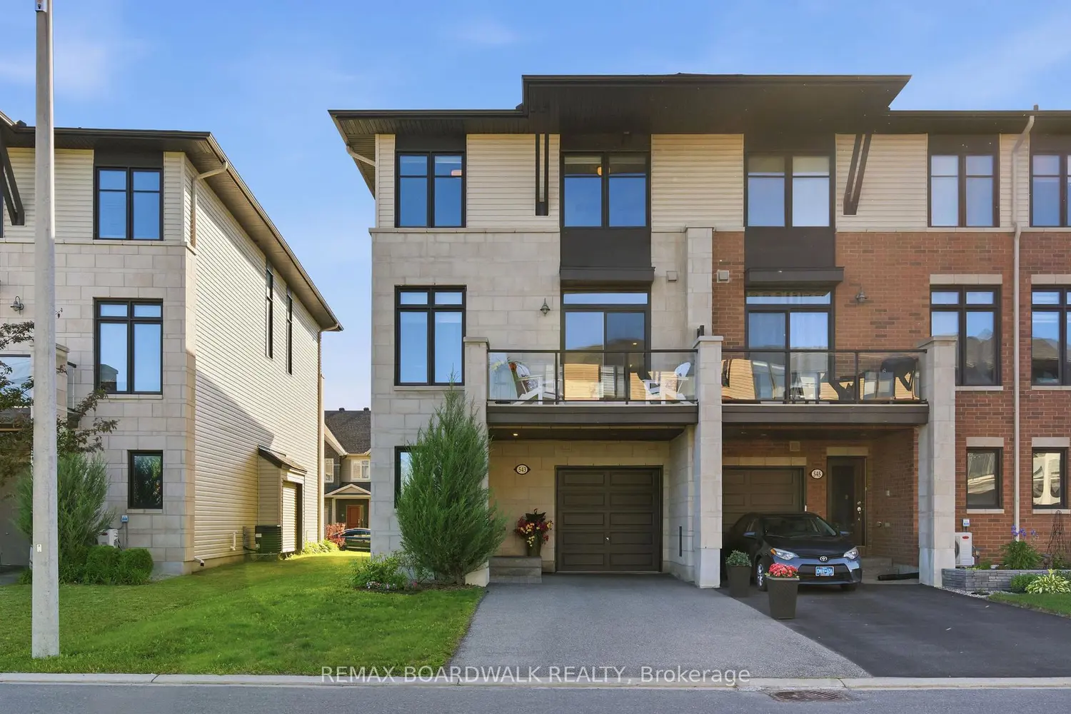 543 Labrador Crescent