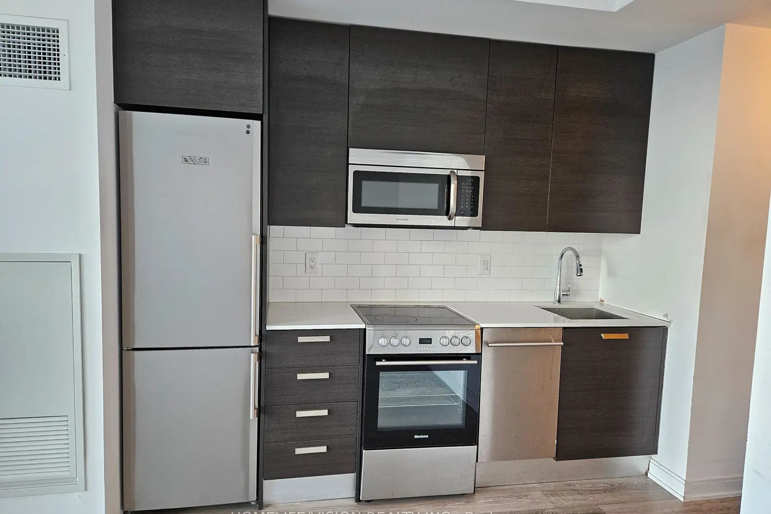 42 Charles Street 4207 photo 4