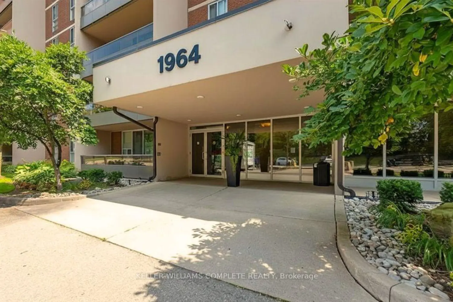 1964 Main Street 1508