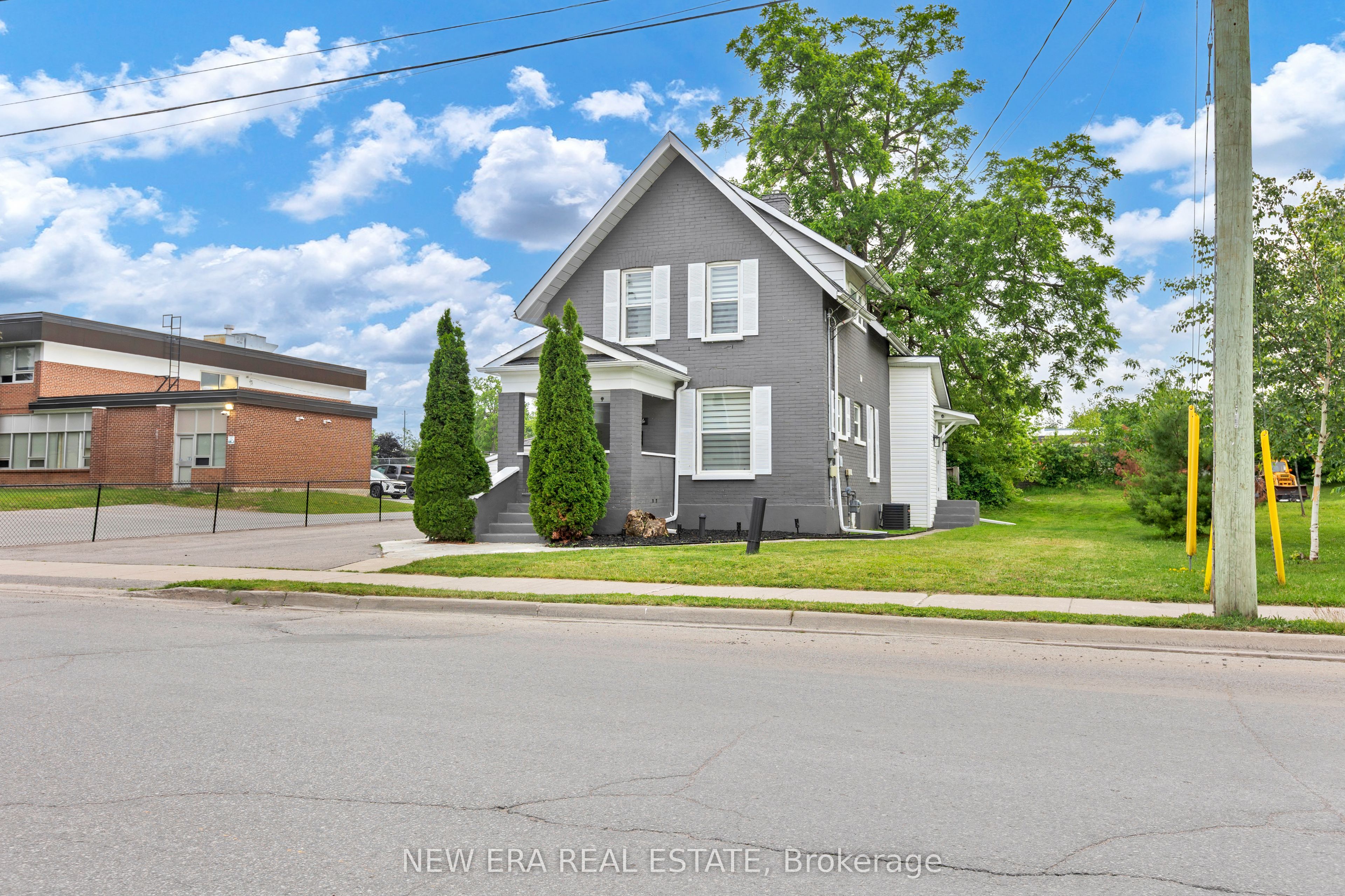 11 Albert Street N, Kawartha Lakes, ON, K9V 4J3