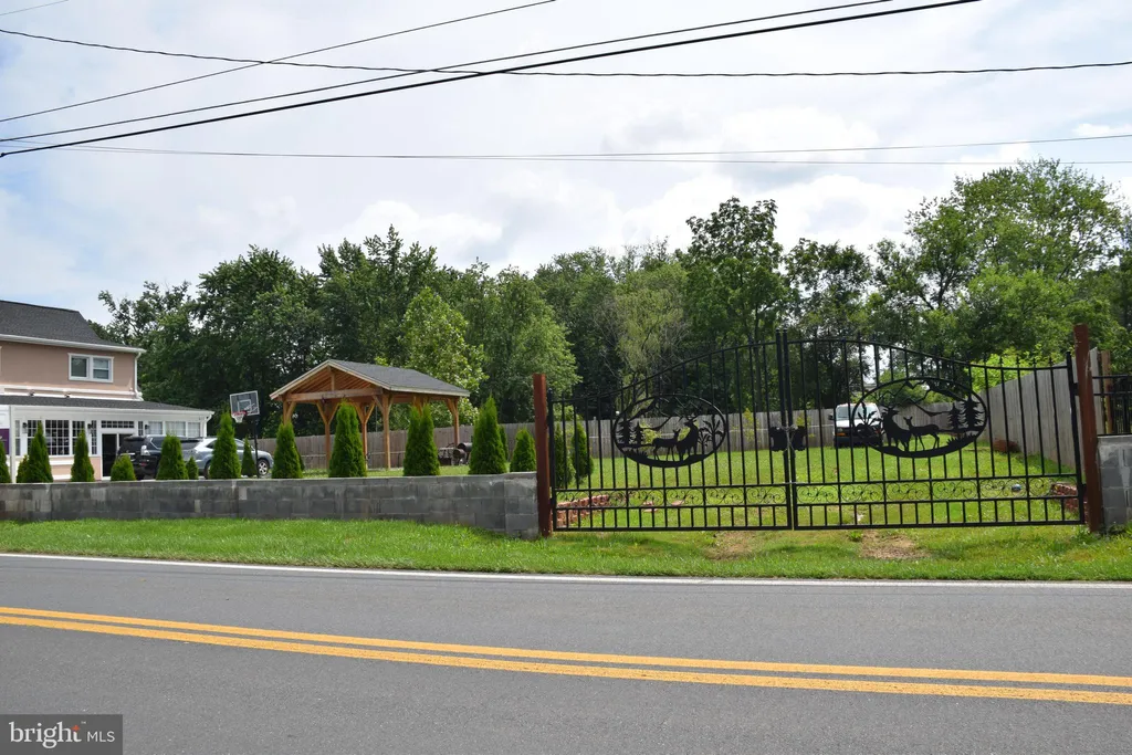 5021 Harney Road, Taneytown, MD 21787